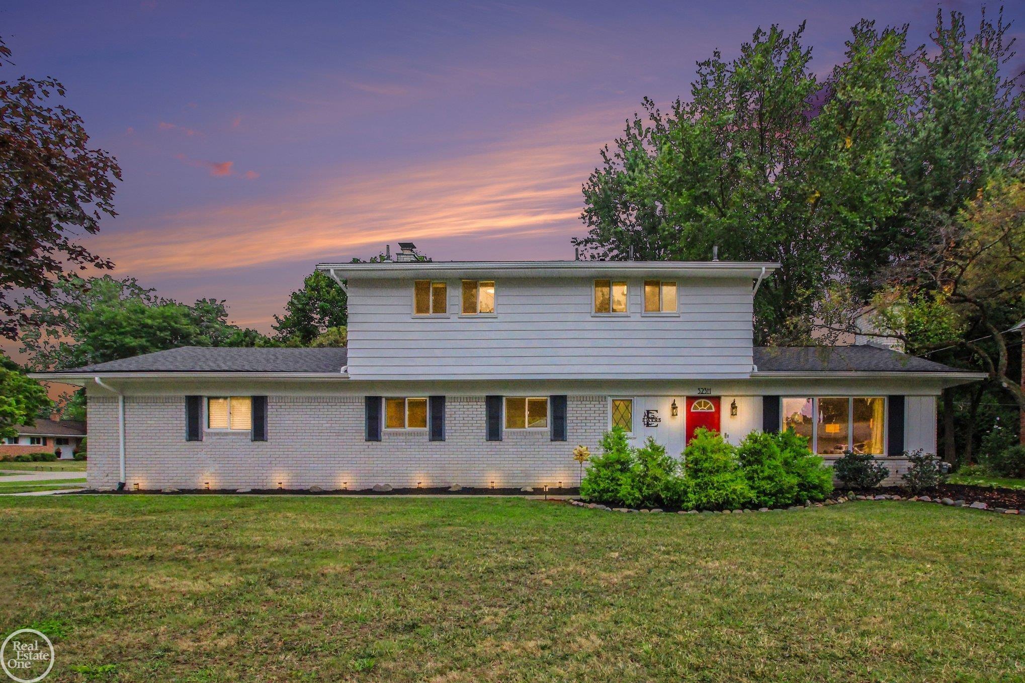 Photo 2 of Single family home for sale at 32311 W Wayburn St, Farmington Hills, MI 48334 | MLS# 50220433 | Listing updated on 2026-09-03