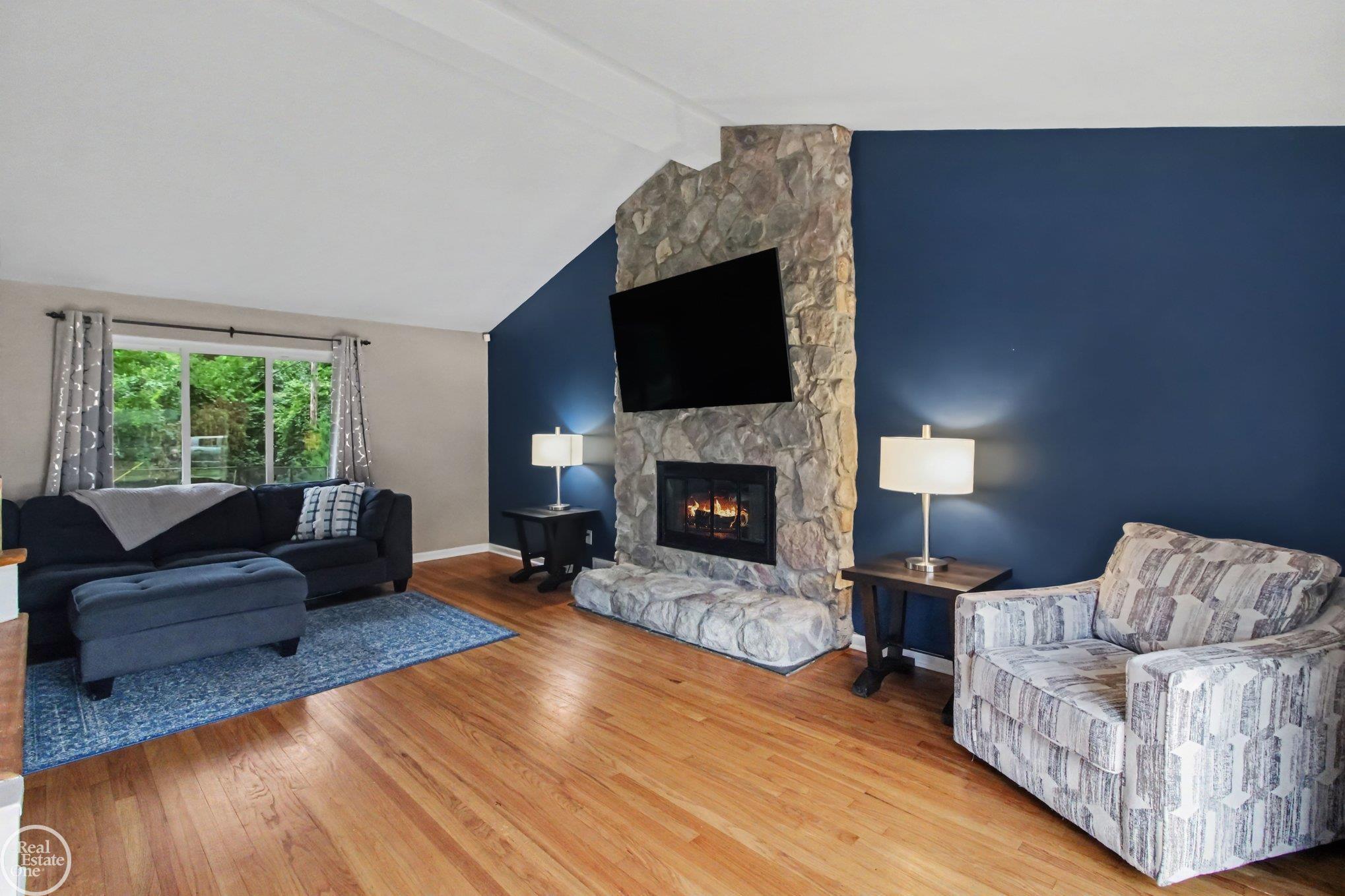 Photo 4 of Single family home for sale at 32311 W Wayburn St, Farmington Hills, MI 48334 | MLS# 58050220433 | Listing updated on 2026-09-03