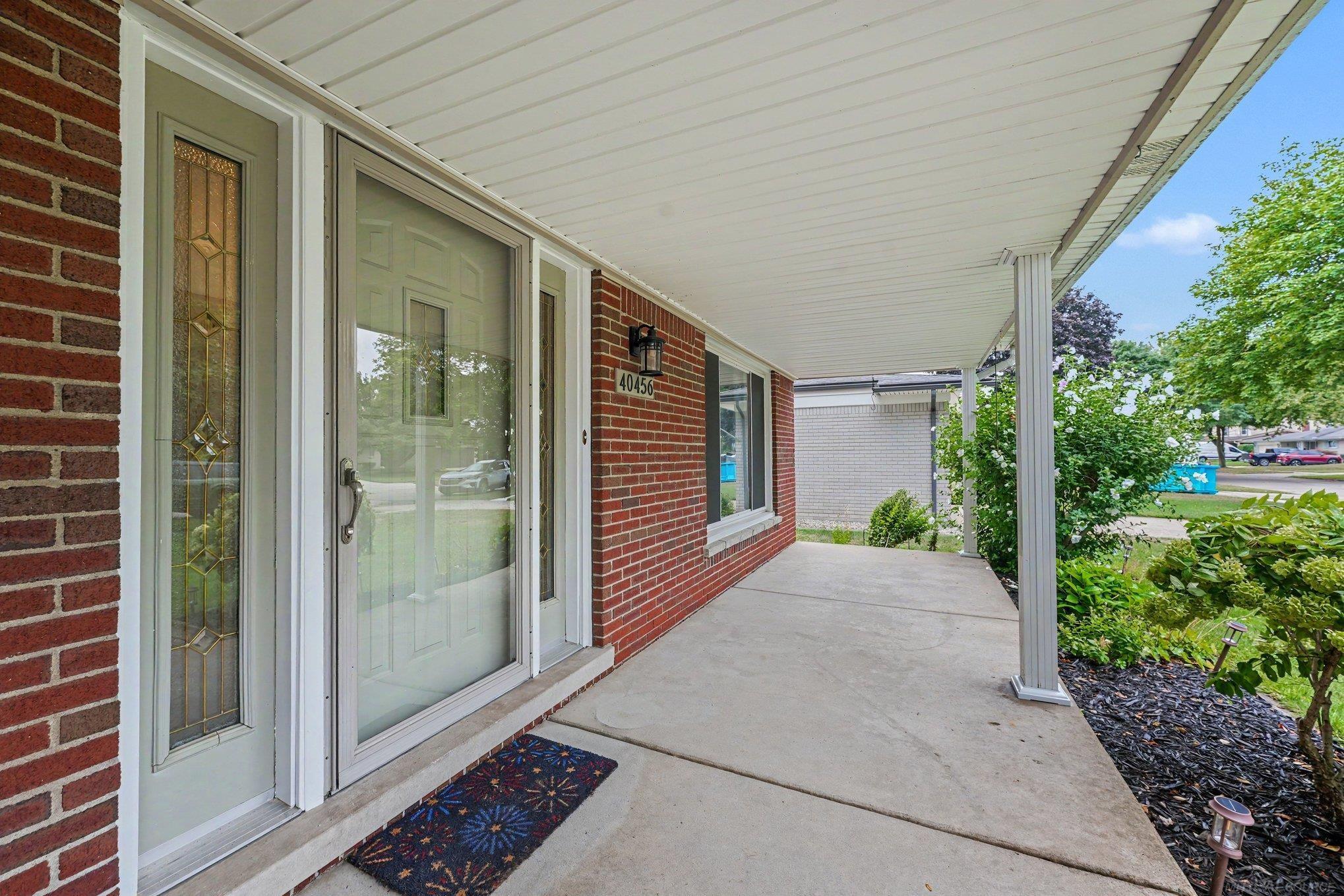 Photo 4 of Single family home for sale at 40456 Meade Pointe Dr, Sterling Heights, MI 48313 | MLS# 50220451 | Listing updated on 2026-09-02