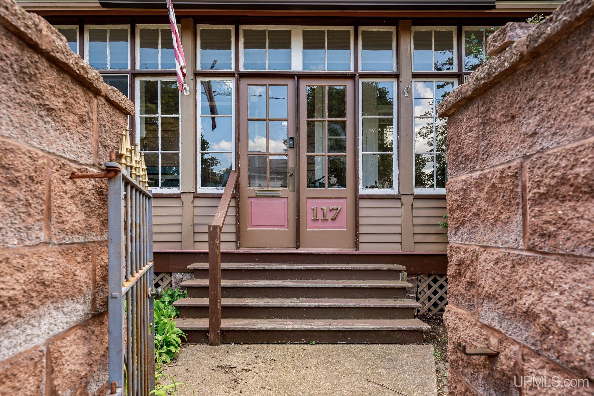 Photo 3 of Single family home for sale at 117 W Ridge St, Ishpeming, MI 49849 | MLS# 50220535 | Listing updated on 2026-09-04