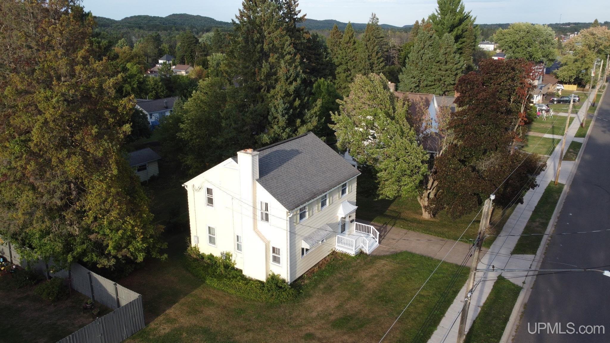 Photo 2 of Single family home for sale at 632 Lake Ave, Ironwood, MI 49938 | MLS# 50220538 | Listing updated on 2026-10-05