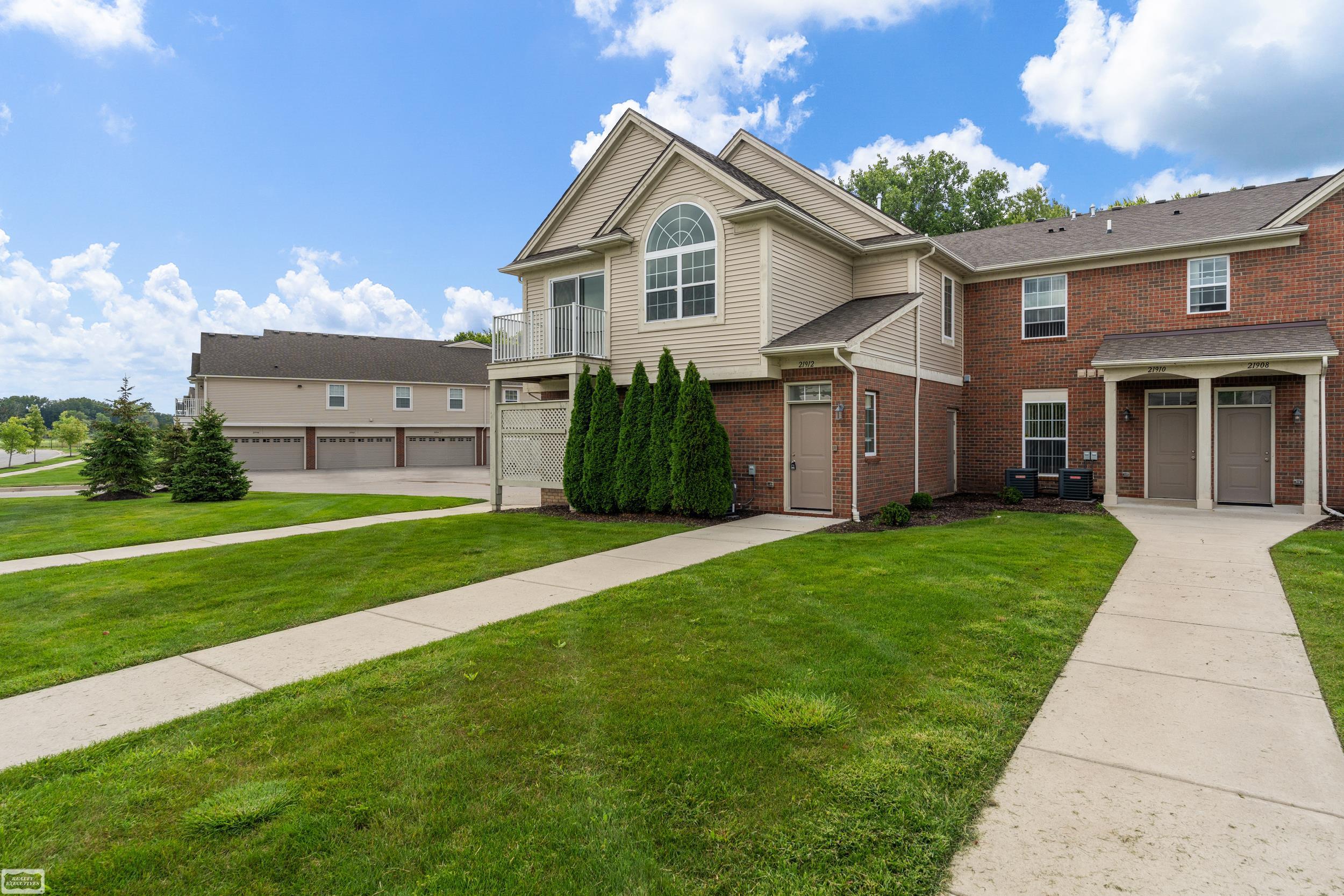 Photo 3 of Condo for sale at 21912 Aberdeen Dr, Macomb, MI 48042 | MLS# 58050220611 | Listing updated on 2026-09-03