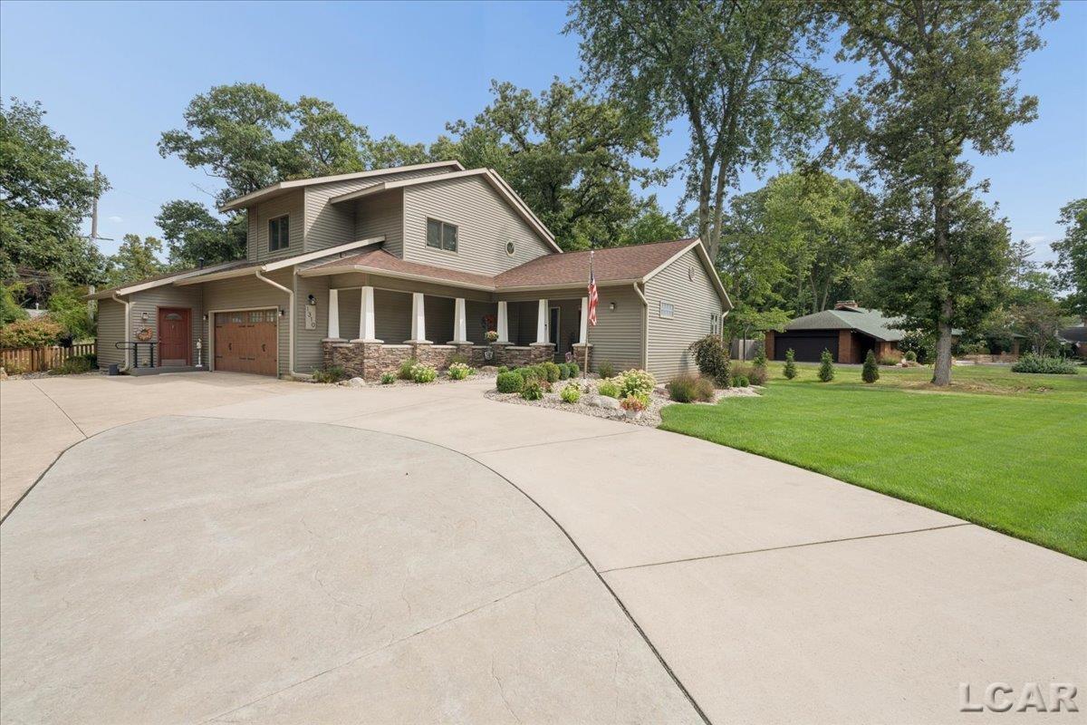 Photo 2 of Single family home for sale at 1310 W Maple Ave, Adrian, MI 49221 | MLS# 50220613 | Listing updated on 2026-09-04