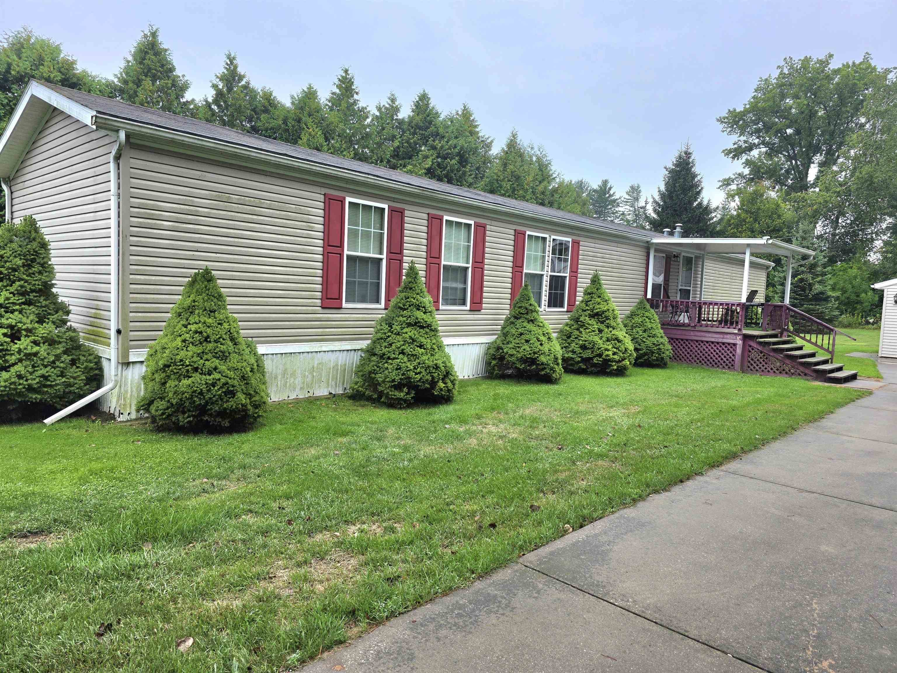 3863 N Lakeshore Road