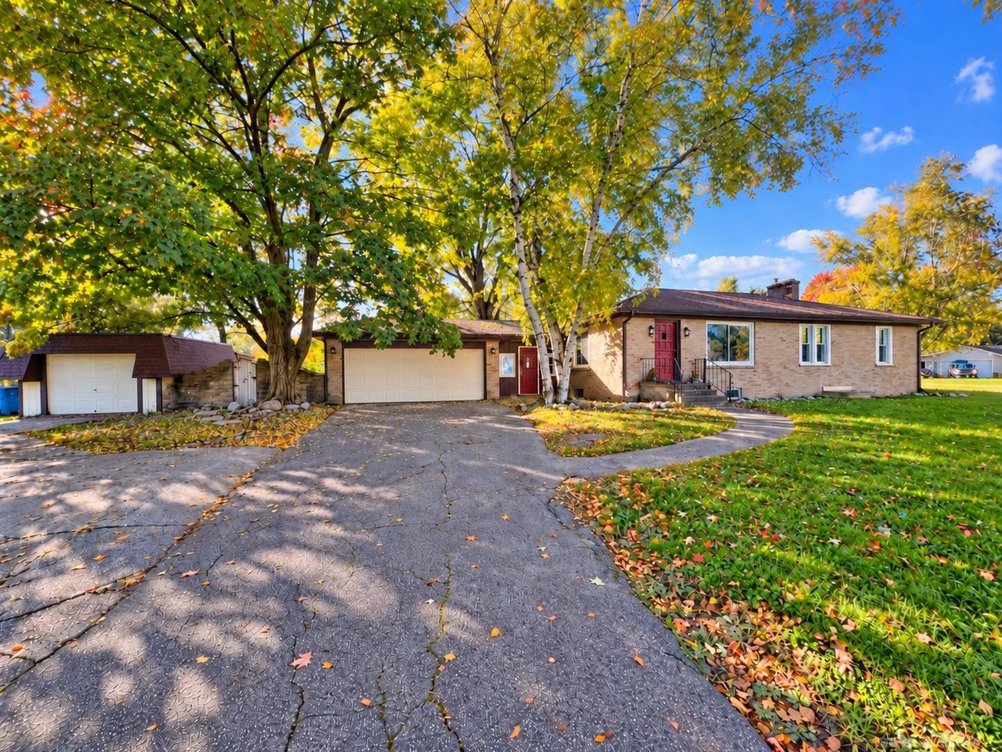Photo 1 of Single family home for sale at 631 Kinney Ave, Grand Rapids, MI 49534 | MLS# 58050220629 | Listing updated on 2026-10-06