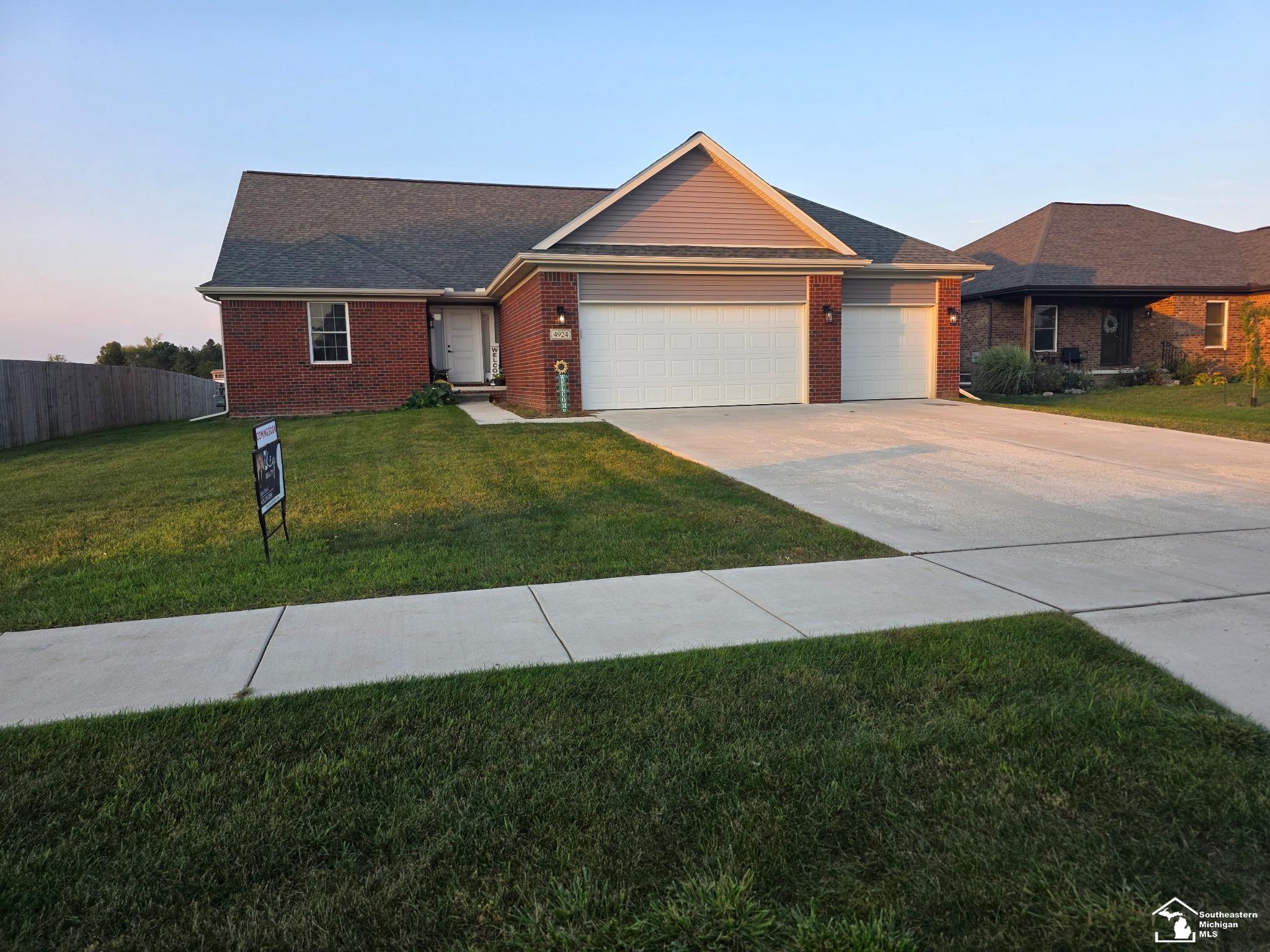 Photo 2 of Single family home for sale at 4924 Skylark Dr, Monroe, MI 48161 | MLS# 57050220661 | Listing updated on 2026-09-12