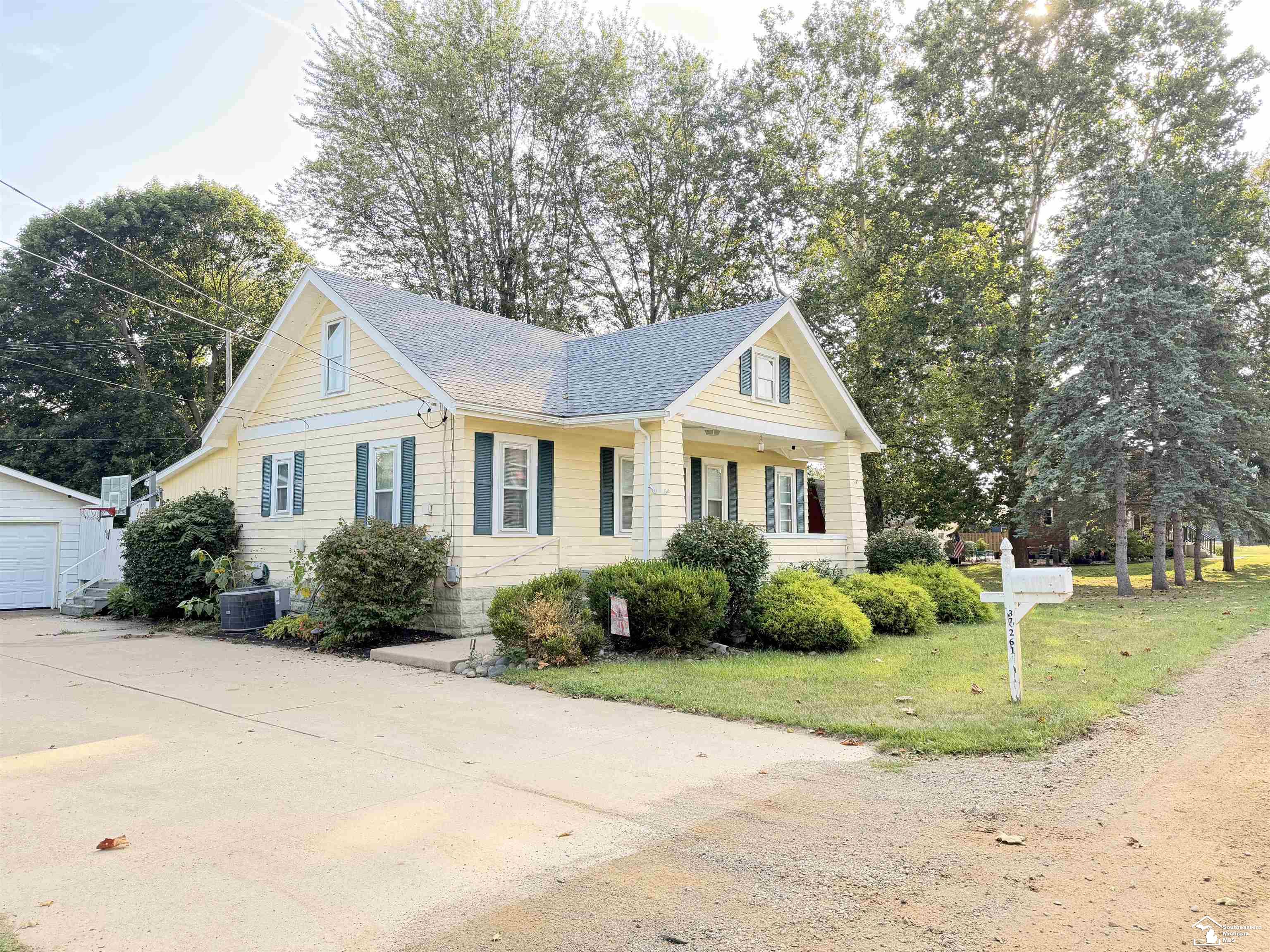 Photo 2 of Single family home for sale at 37261 Ellis St, New Boston, MI 48164 | MLS# 57050220664 | Listing updated on 2026-09-23