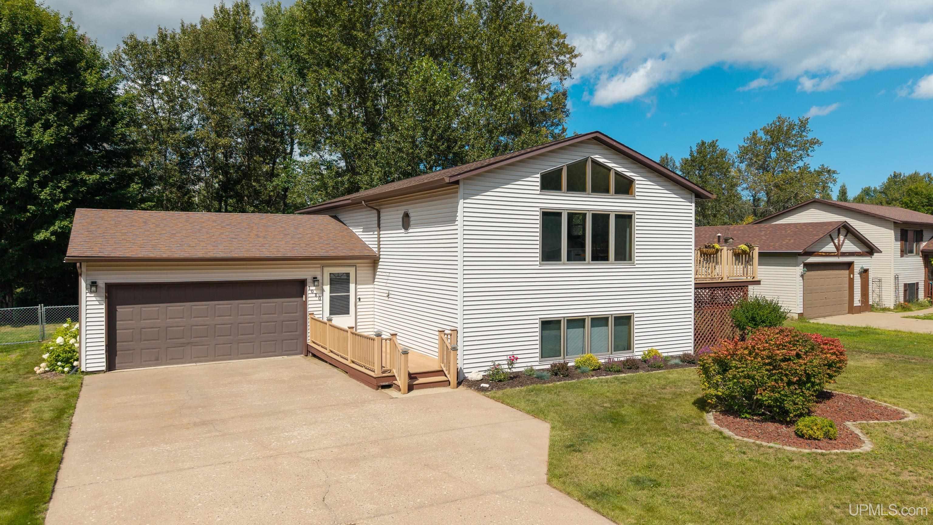 Photo 1 of Single family home for sale at 1080 Suncliffe Dr, Ishpeming, MI 49849 | MLS# 50220684 | Listing updated on 2026-09-03