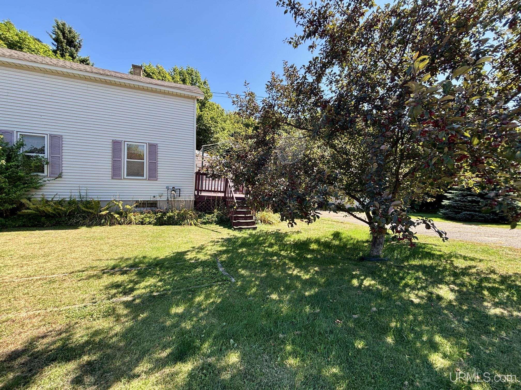 Photo 3 of Single family home for sale at 411 Wright St, Marquette, MI 49855 | MLS# 50220733 | Listing updated on 2026-09-03