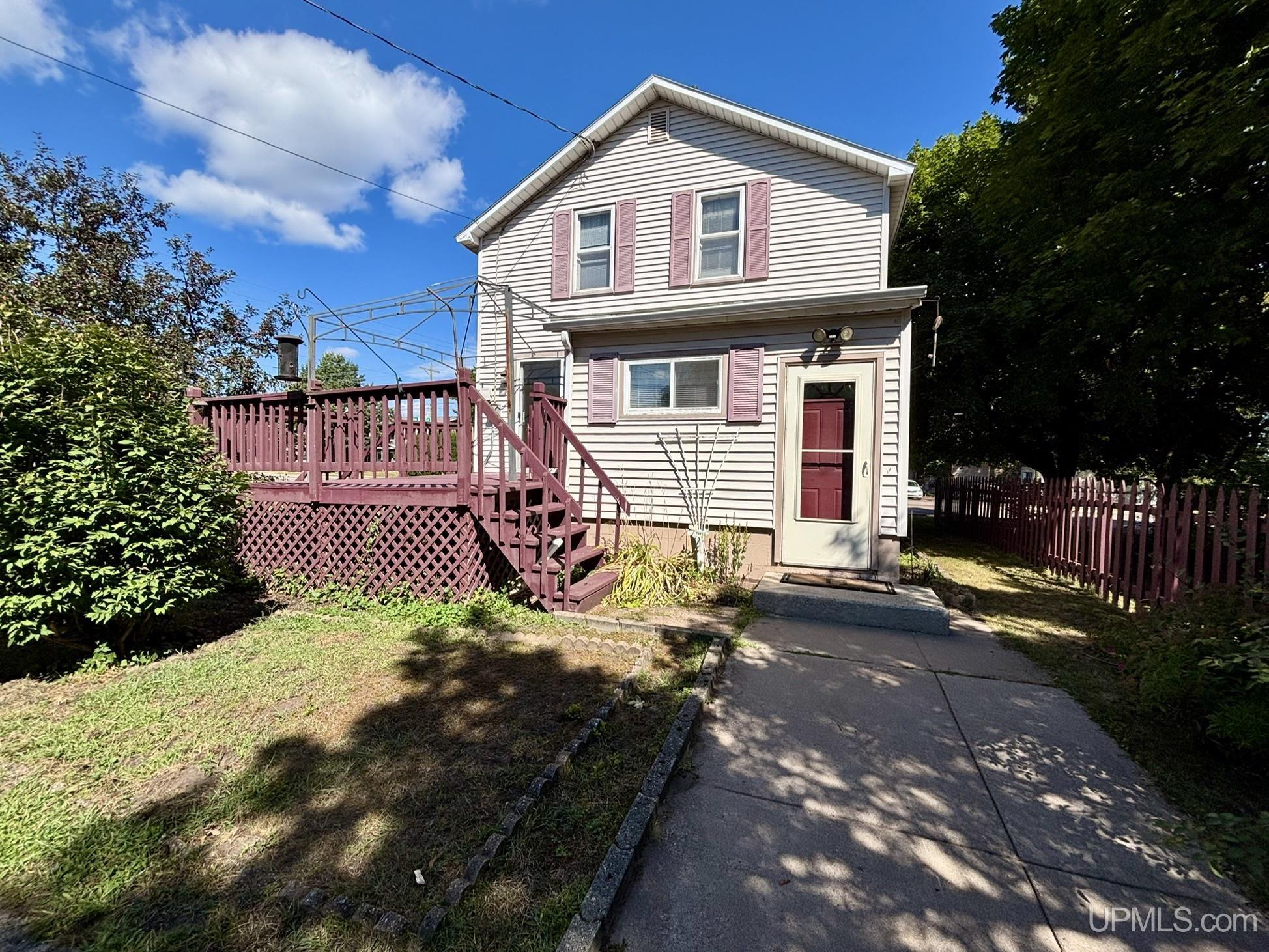 Photo 5 of Single family home for sale at 411 Wright St, Marquette, MI 49855 | MLS# 50220733 | Listing updated on 2026-09-03