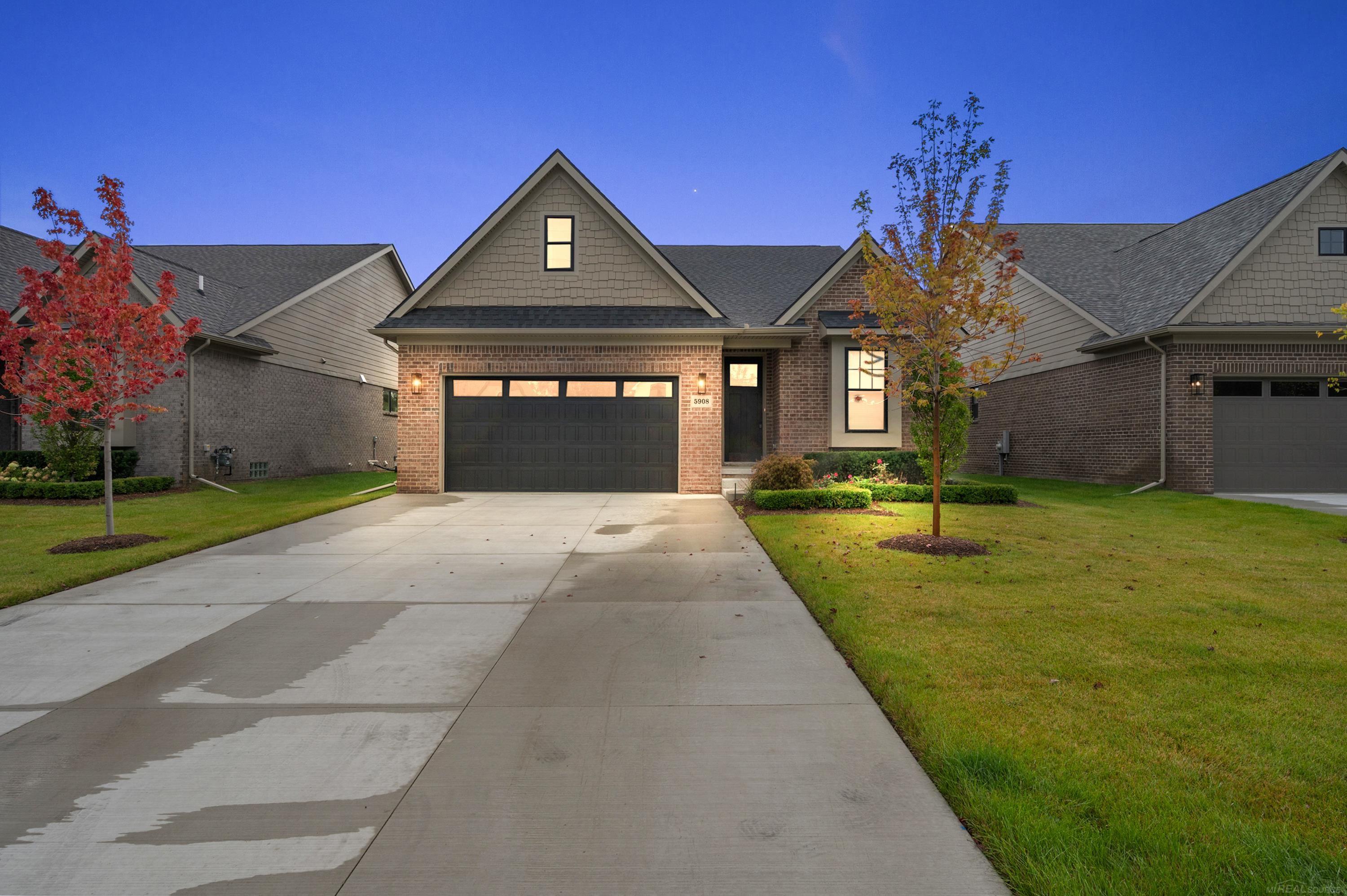 Listing photo, Troy