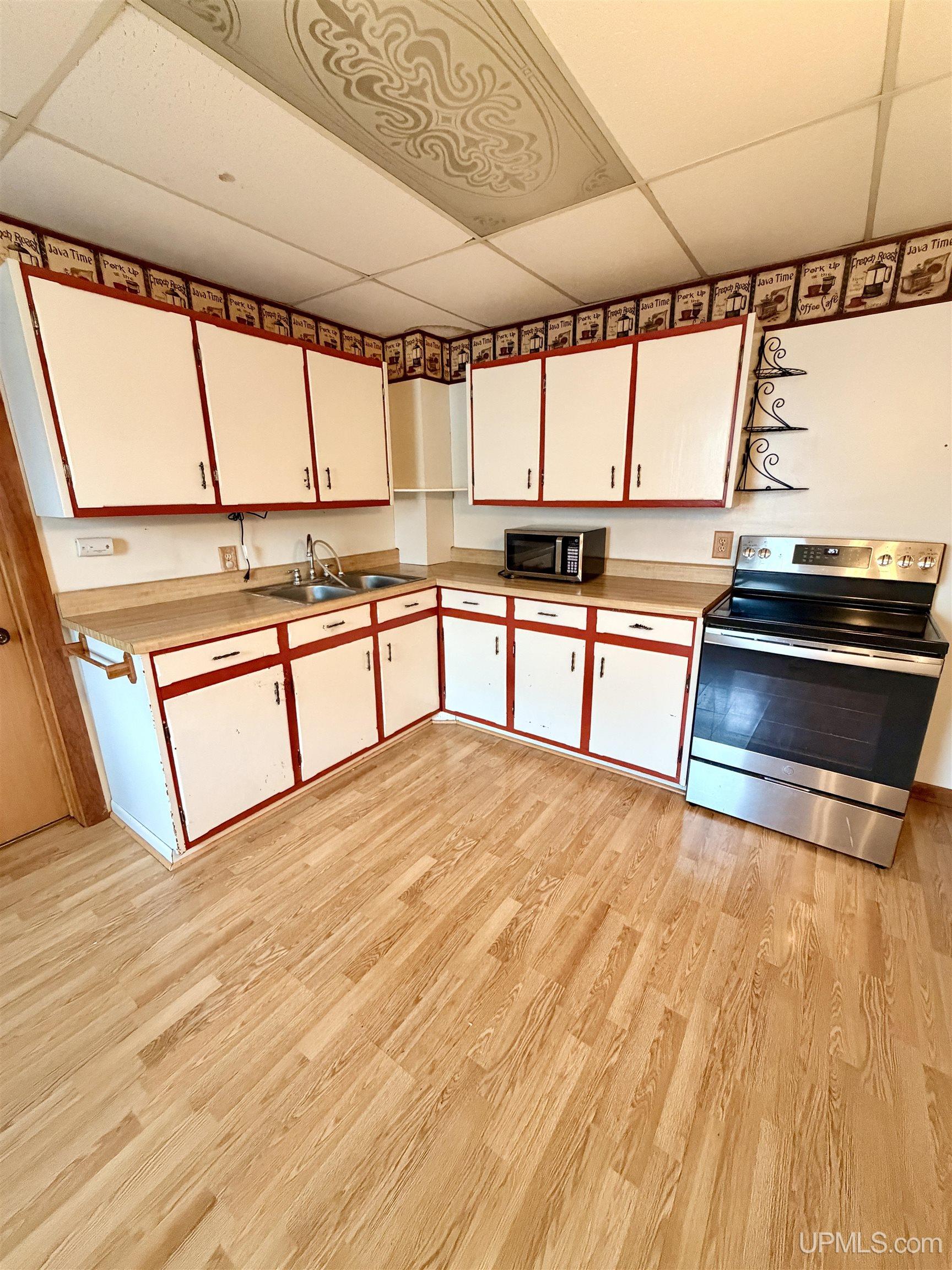 Photo 5 of Single family home for sale at 402 E Empire St, Ishpeming, MI 49849 | MLS# 50220780 | Listing updated on 2026-09-03