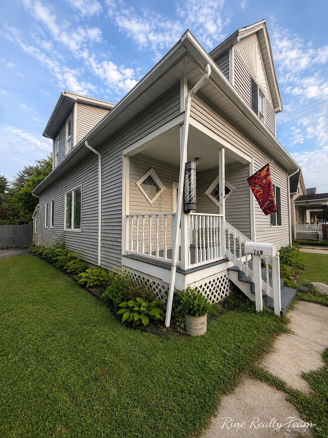 Photo 2 of Single family home for sale at 709 S Jackson St, Bay City, MI 48708 | MLS# 50220785 | Listing updated on 2026-09-04