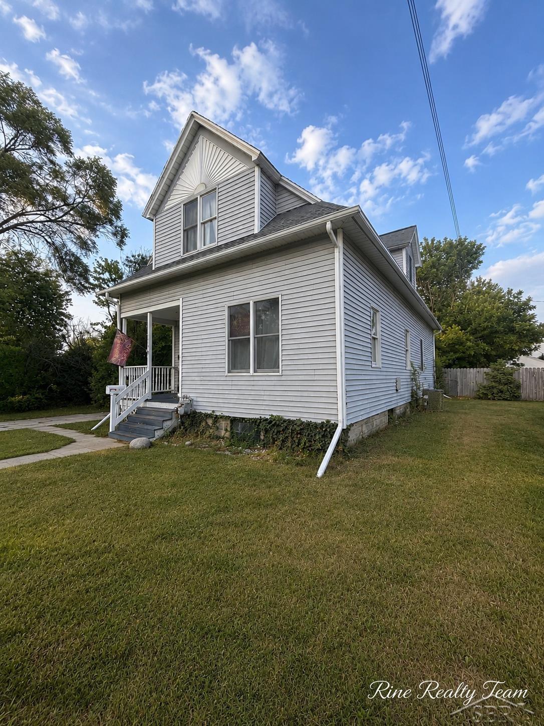 Photo 4 of Single family home for sale at 709 S Jackson St, Bay City, MI 48708 | MLS# 61050220785 | Listing updated on 2026-09-04