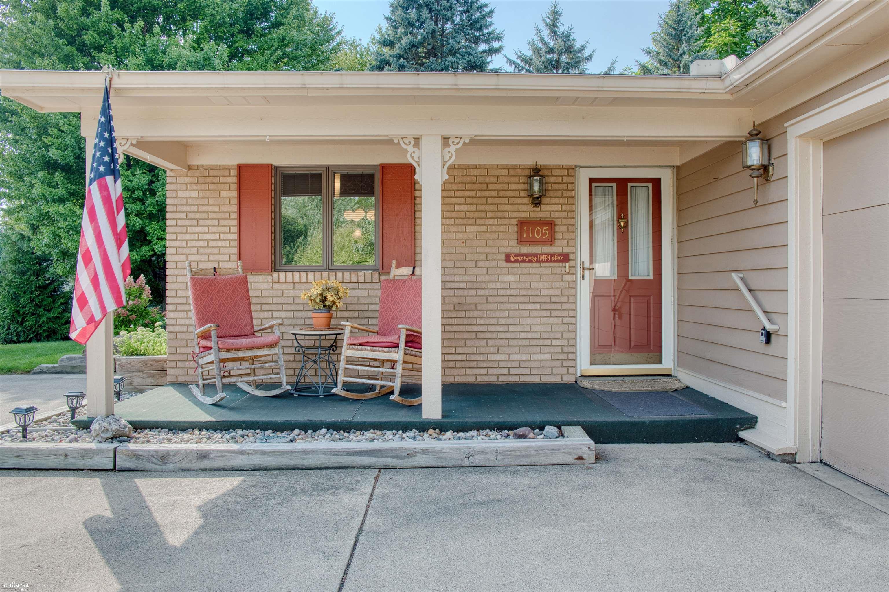 Photo 2 of Single family home for sale at 1105 Corlett Dr, Owosso, MI 48867 | MLS# 50220788 | Listing updated on 2026-09-03