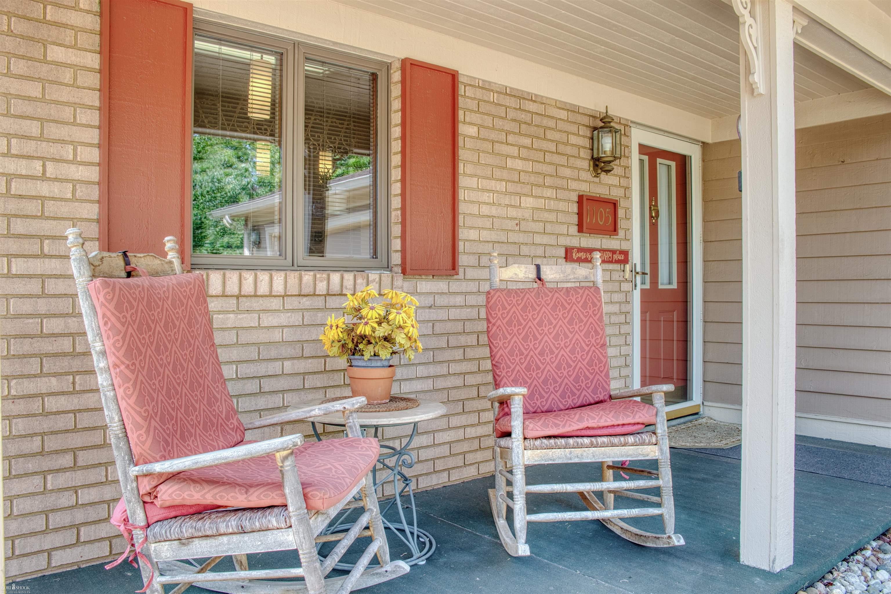Photo 3 of Single family home for sale at 1105 Corlett Dr, Owosso, MI 48867 | MLS# 5050220788 | Listing updated on 2026-09-04