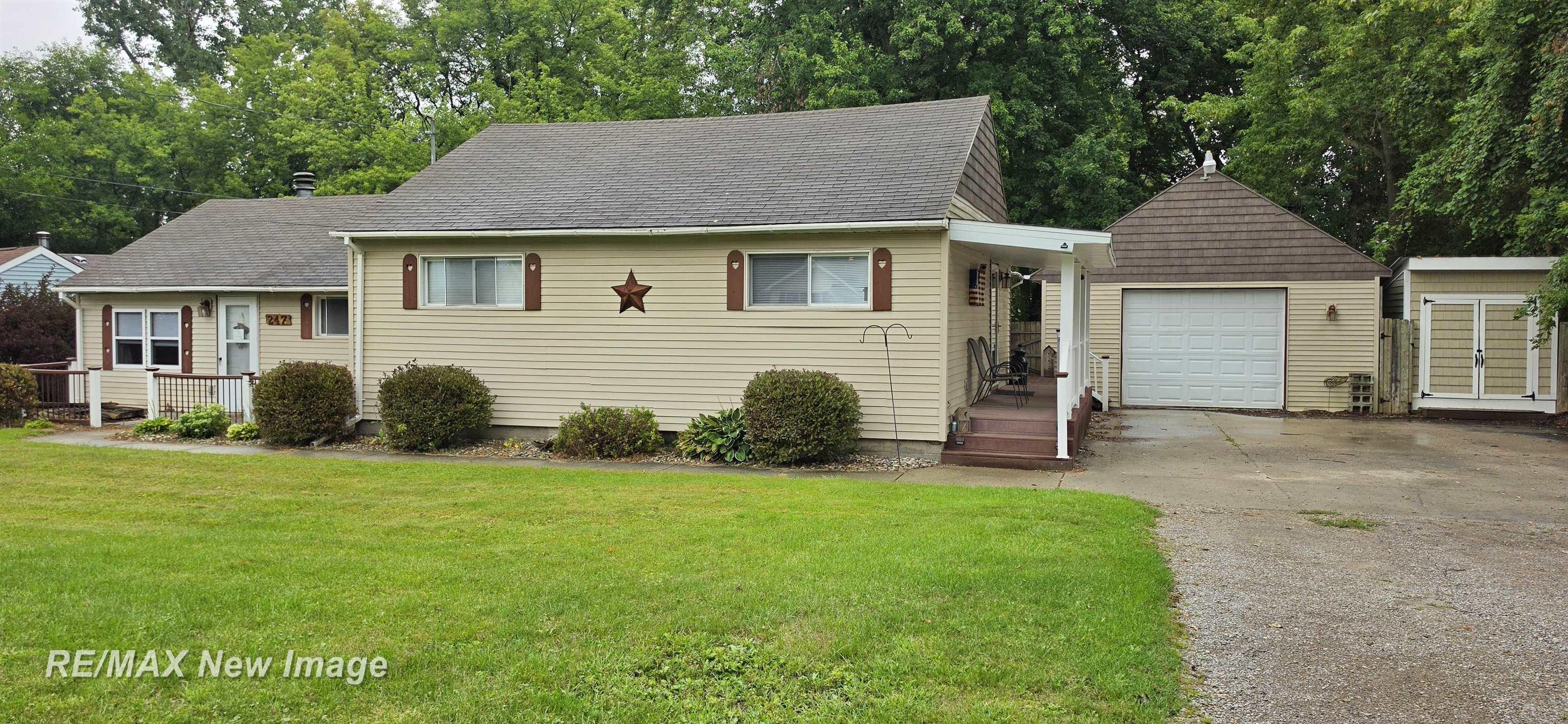 Photo 3 of Single family home for sale at 247 Sparling St, Saginaw, MI 48609 | MLS# 61050220805 | Listing updated on 2026-09-14
