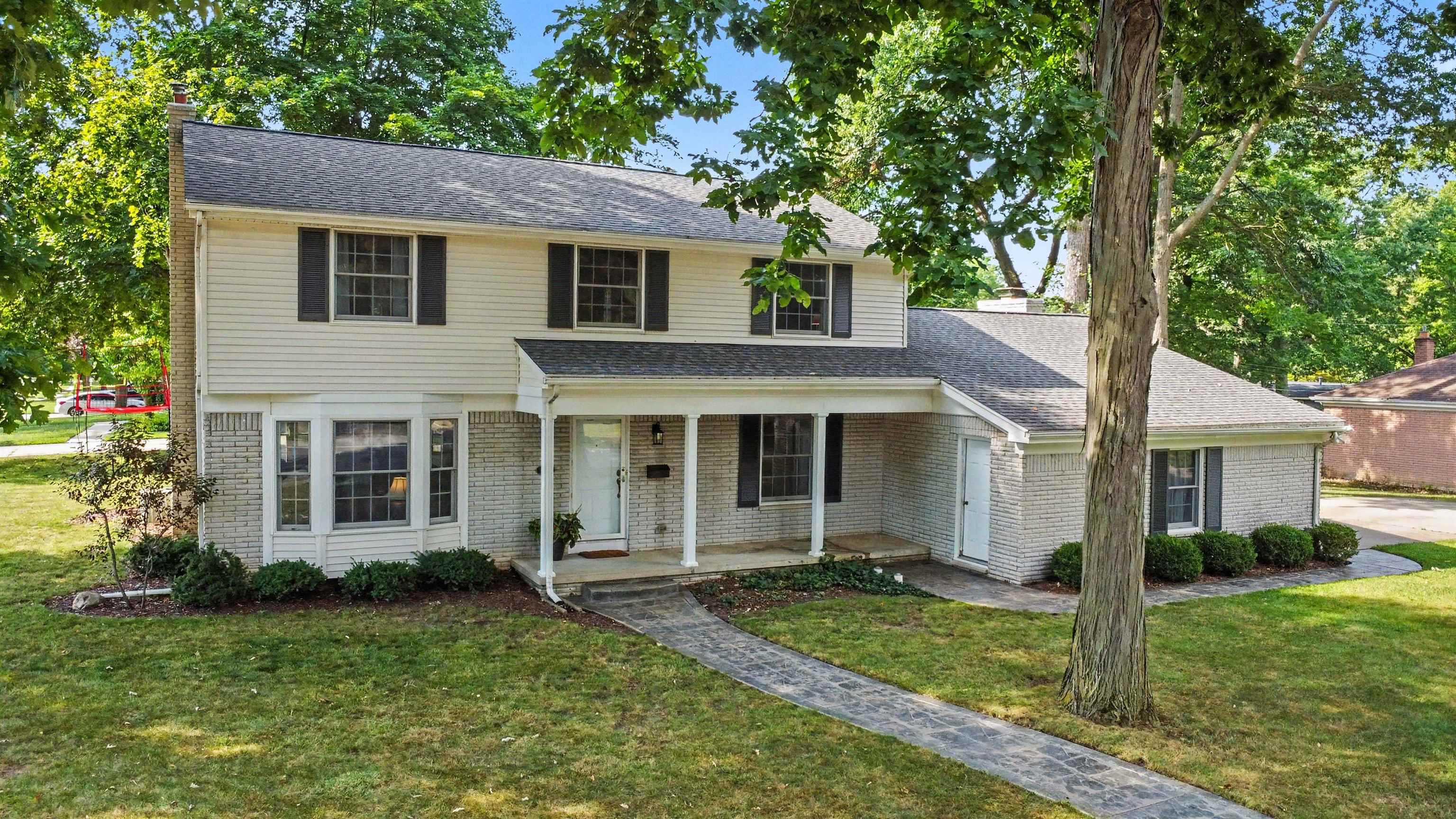 Photo 2 of Single family home for sale at 528 Greenwich Ln, Grand Blanc, MI 48439 | MLS# 50220823 | Listing updated on 2026-09-05