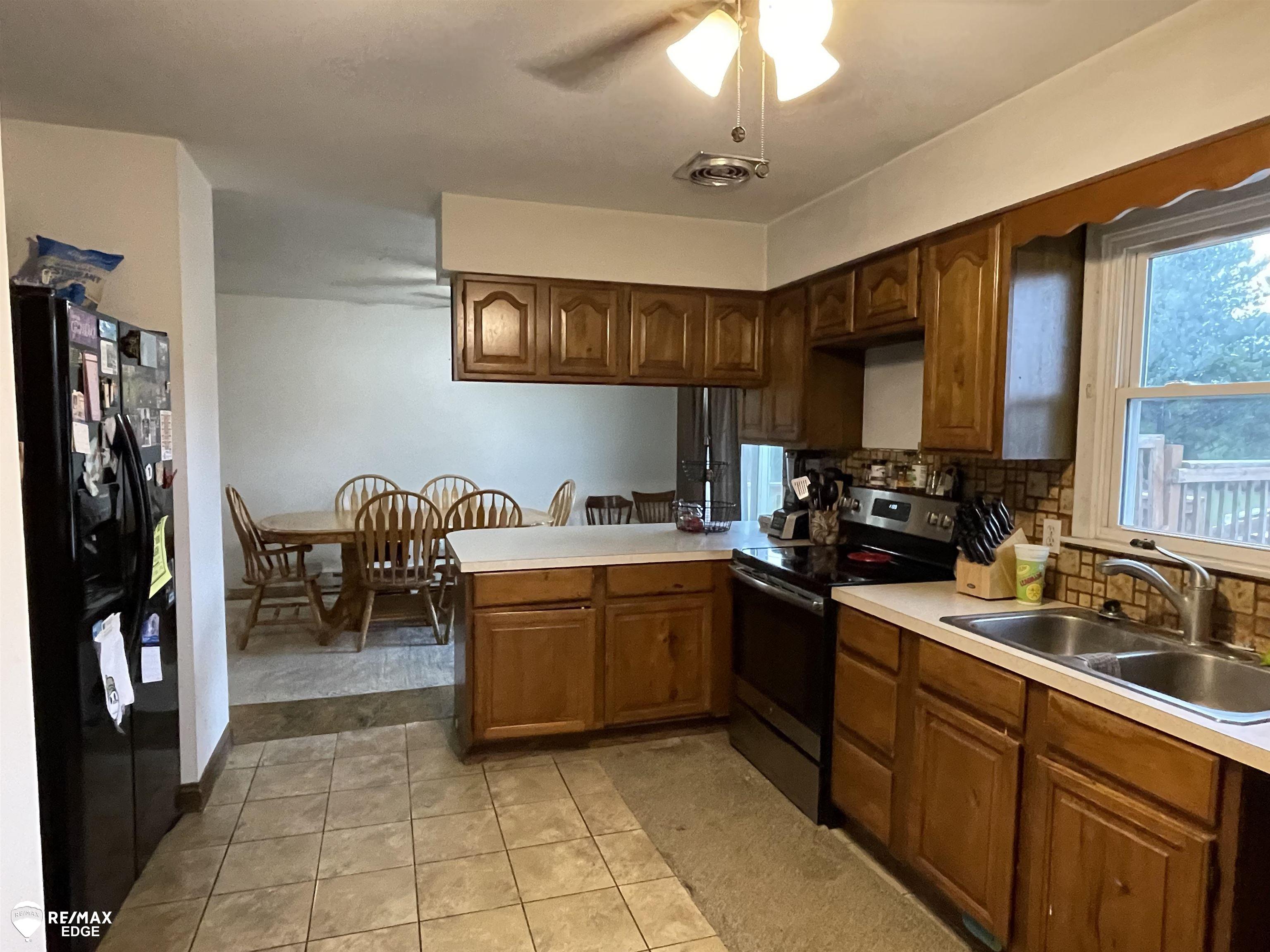 Photo 4 of Single family home for sale at 4083 Peters Rd, Columbiaville, MI 48421 | MLS# 5050220825 | Listing updated on 2026-09-04