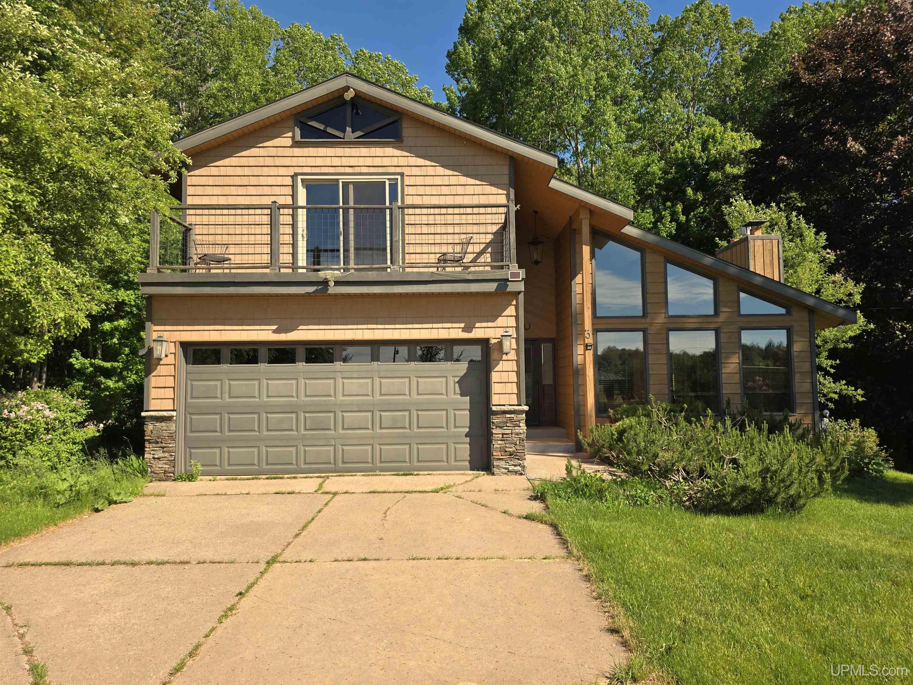 Photo 1 of Single family home for sale at 3 Hidden Crk Dr, Marquette, MI 49855 | MLS# 50220843 | Listing updated on 2026-09-04