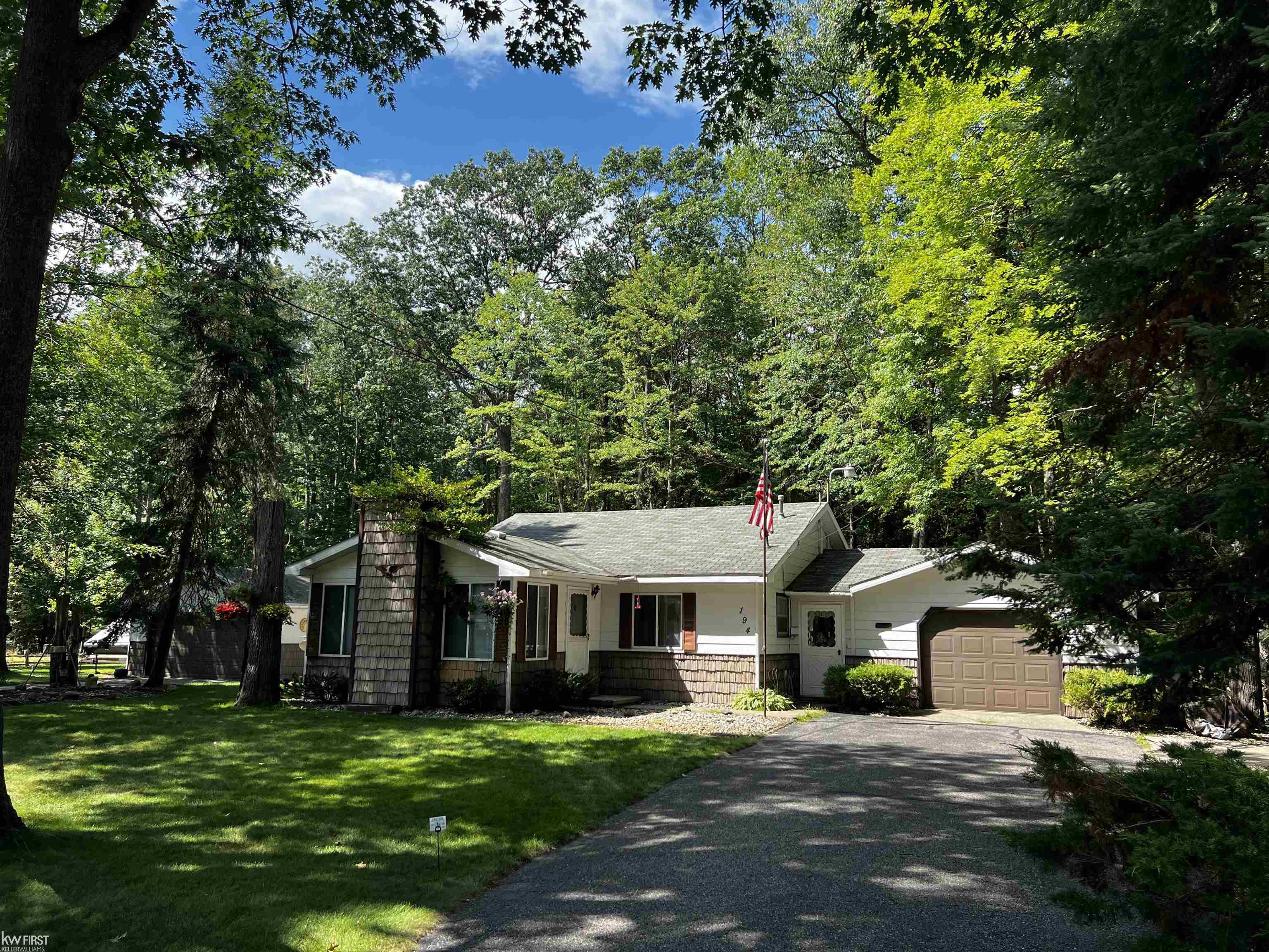 Photo 2 of Single family home for sale at 194 Springwood Dr, Prudenville, MI 48651 | MLS# 5050220857 | Listing updated on 2026-09-16