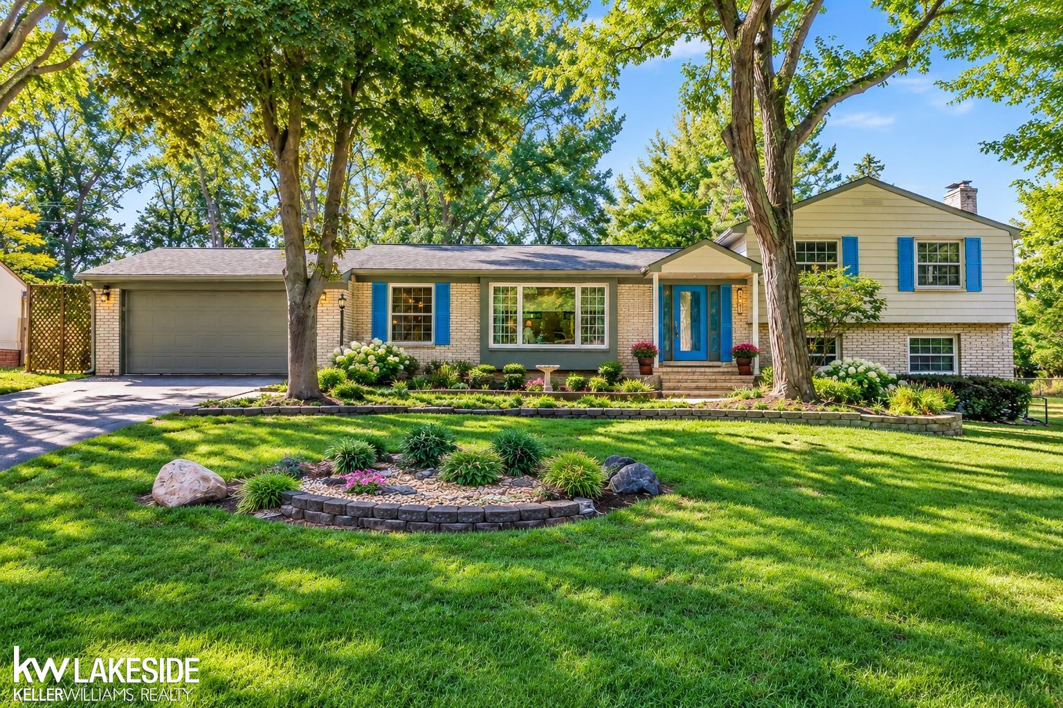 Single family home for sale at 30066 Woodbrook St, Farmington Hills, MI 48334 | MLS# 58050220928