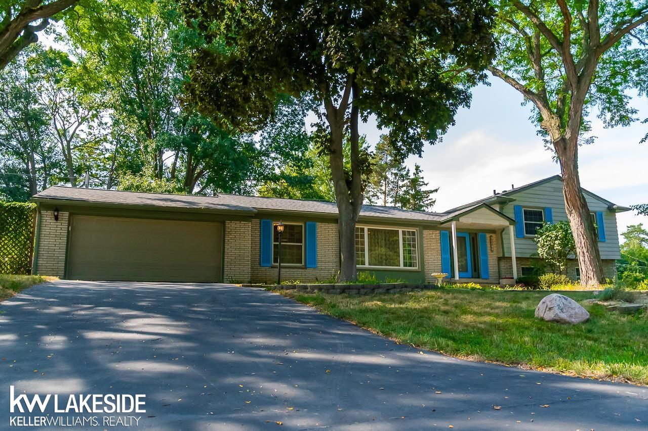 Photo 1 of Single family home for sale at 30066 Woodbrook St, Farmington Hills, MI 48334 | MLS# 50220928 | Listing updated on 2026-09-04