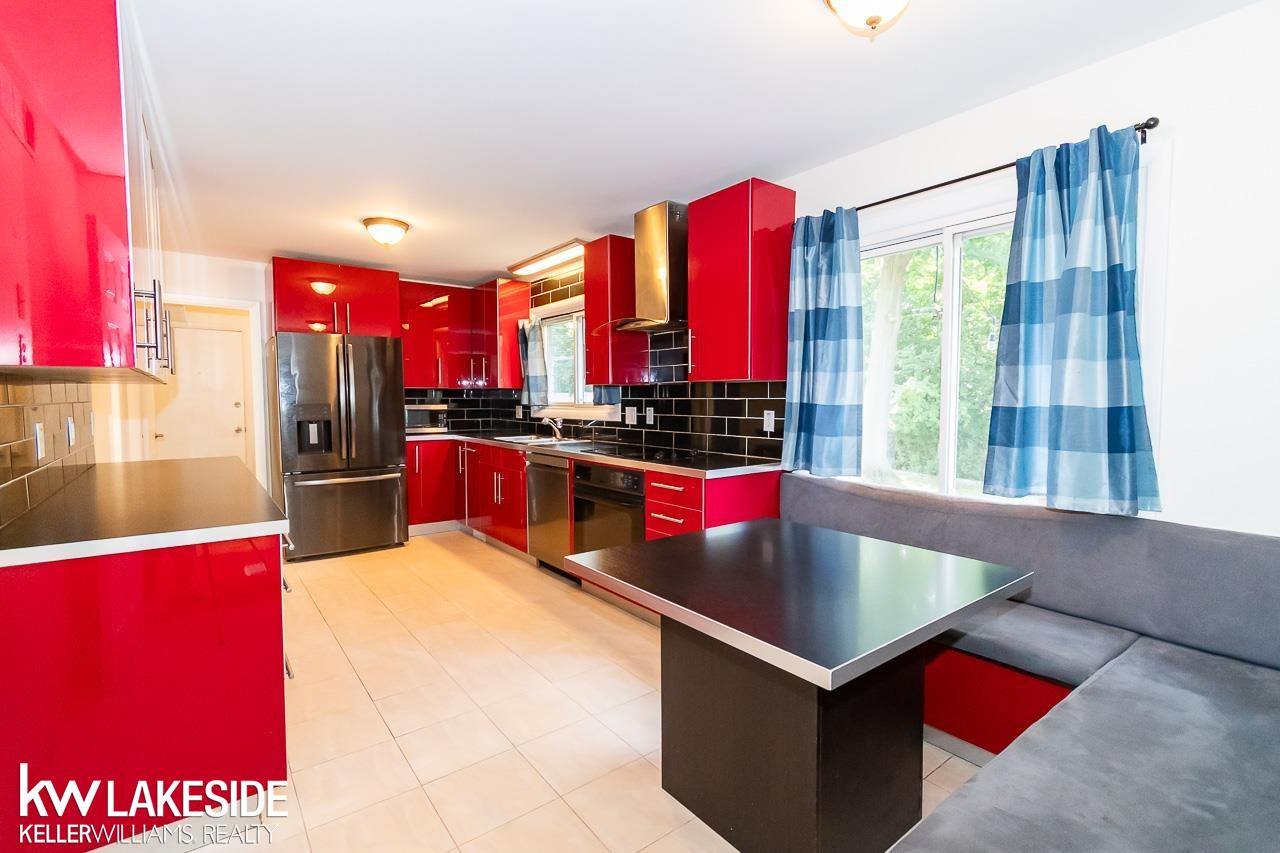 Photo 3 of Single family home for sale at 30066 Woodbrook St, Farmington Hills, MI 48334 | MLS# 58050220928 | Listing updated on 2026-09-05