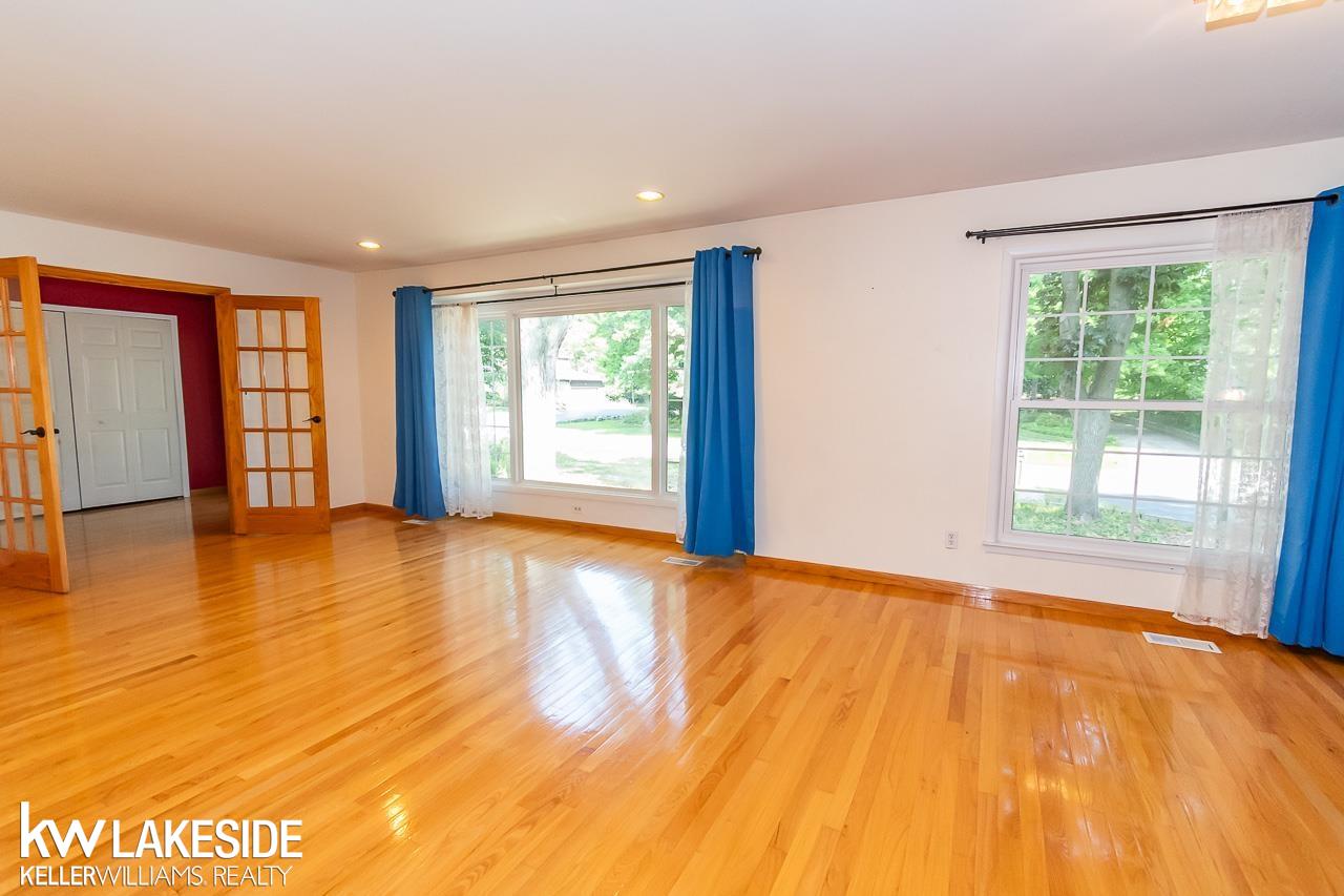 Photo 4 of Single family home for sale at 30066 Woodbrook St, Farmington Hills, MI 48334 | MLS# 58050220928 | Listing updated on 2026-09-05