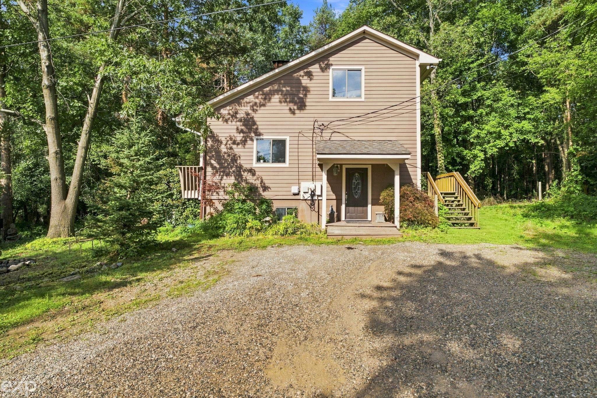 Photo 2 of Single family home for sale at 535 Goldengate St, Lake Orion, MI 48362 | MLS# 50220952 | Listing updated on 2026-09-05