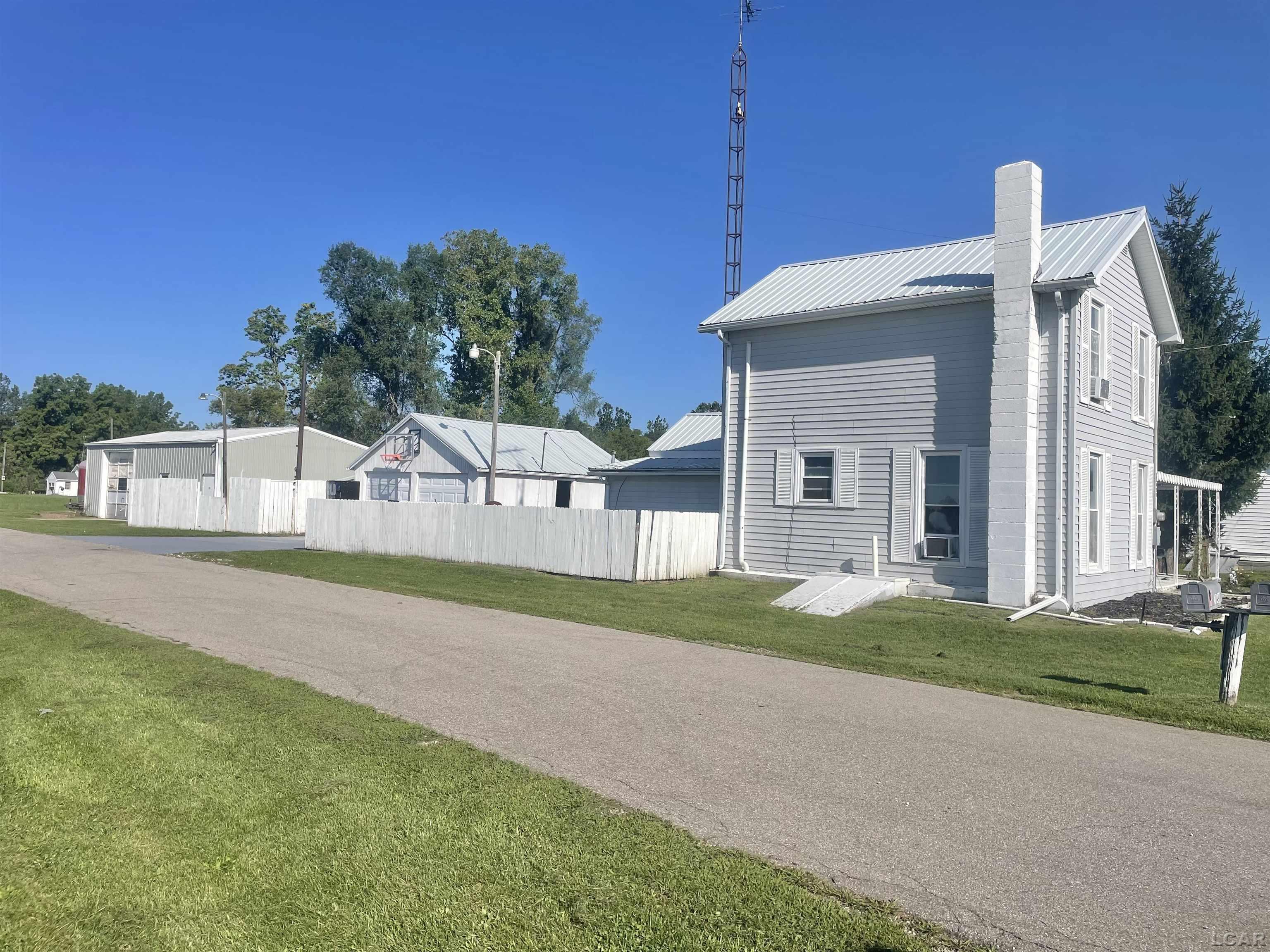 Photo 2 of Single family home for sale at 10490 Lime Crk Rd, Morenci, MI 49256 | MLS# 50220954 | Listing updated on 2026-09-05