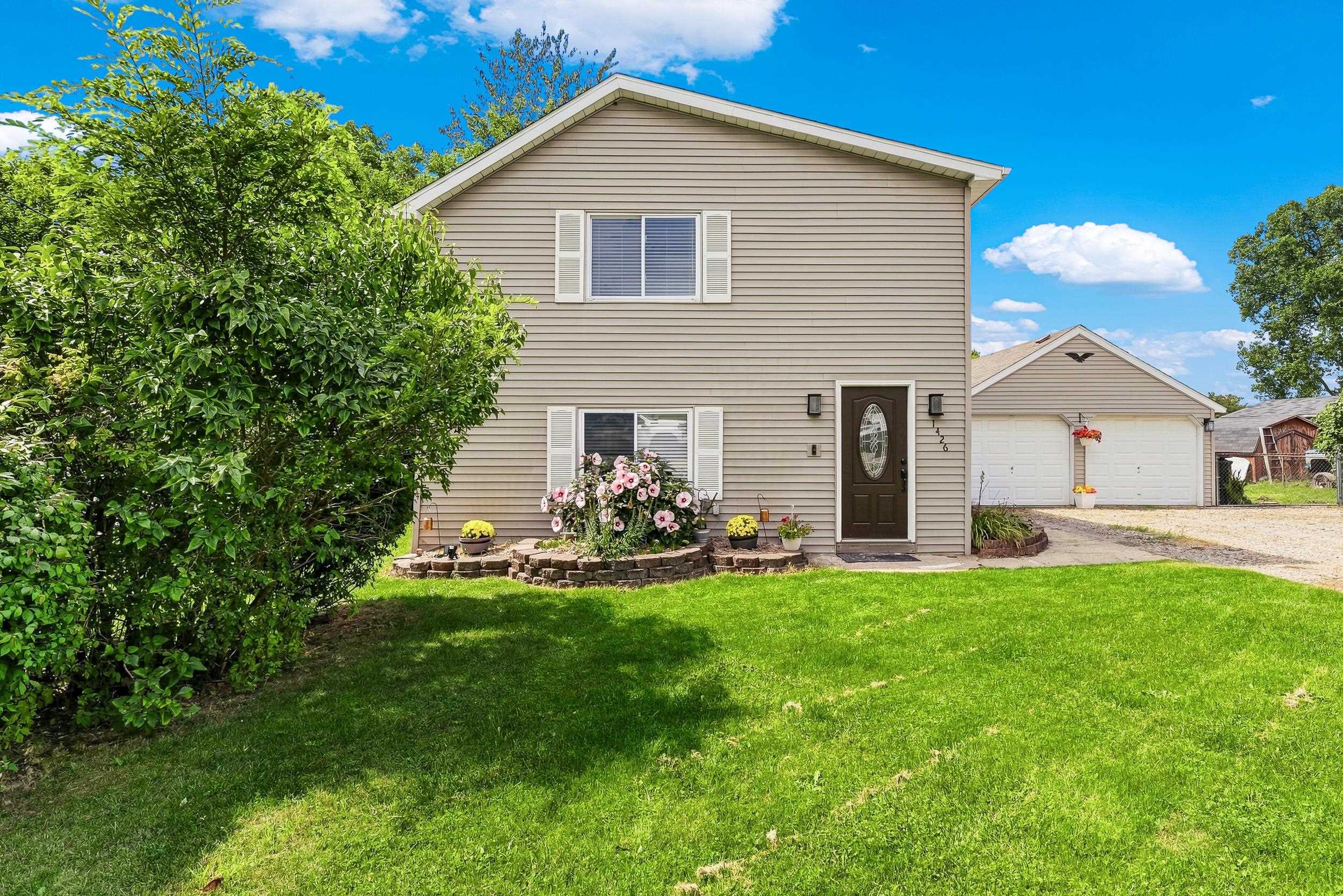Photo 1 of Single family home for sale at 1426 S Pearce St, Owosso, MI 48867 | MLS# 50220965 | Listing updated on 2026-09-06