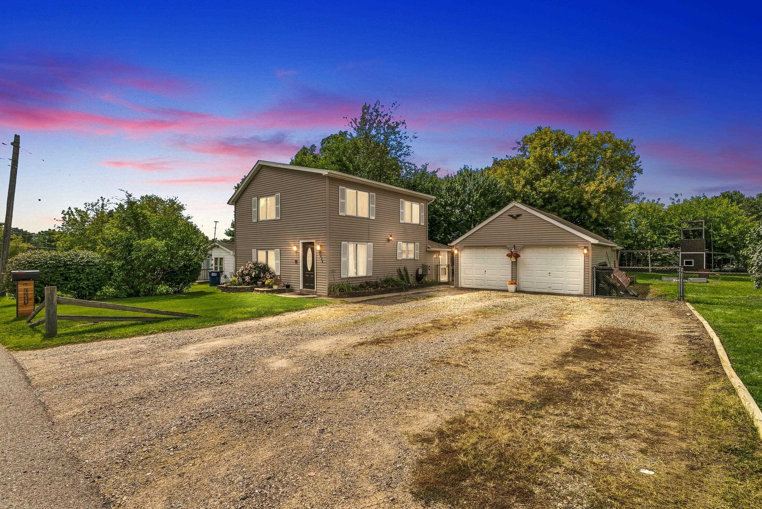 Photo 2 of Single family home for sale at 1426 S Pearce St, Owosso, MI 48867 | MLS# 50220965 | Listing updated on 2026-09-06