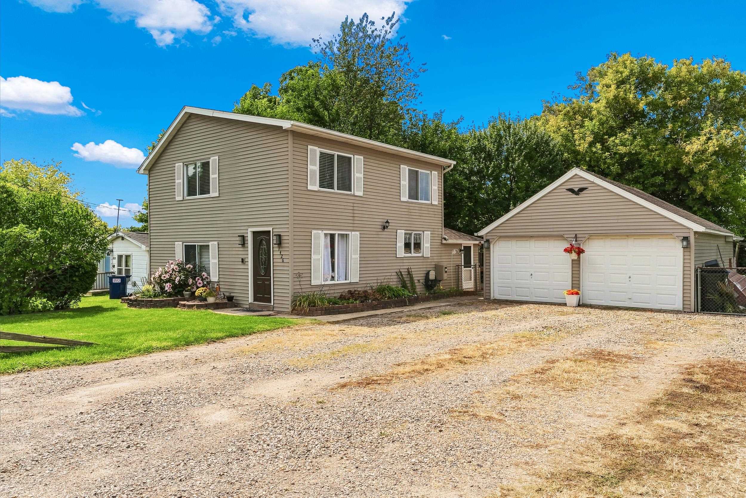 Photo 4 of Single family home for sale at 1426 S Pearce St, Owosso, MI 48867 | MLS# 5050220965 | Listing updated on 2026-09-06