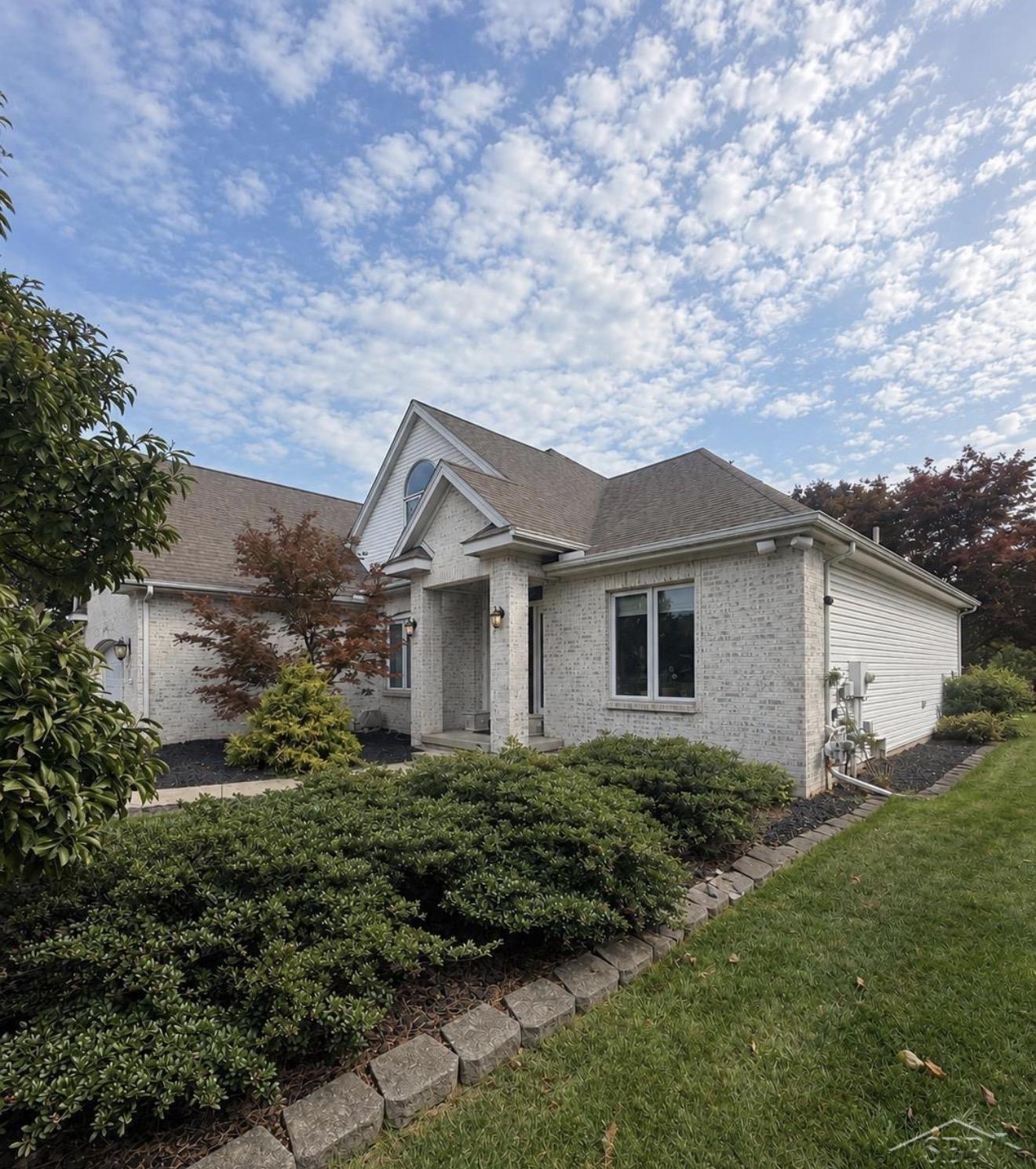 Photo 3 of Single family home for sale at 7254 Hidden Ln Ct, Lambertville, MI 48144 | MLS# 61050220995 | Listing updated on 2026-09-29