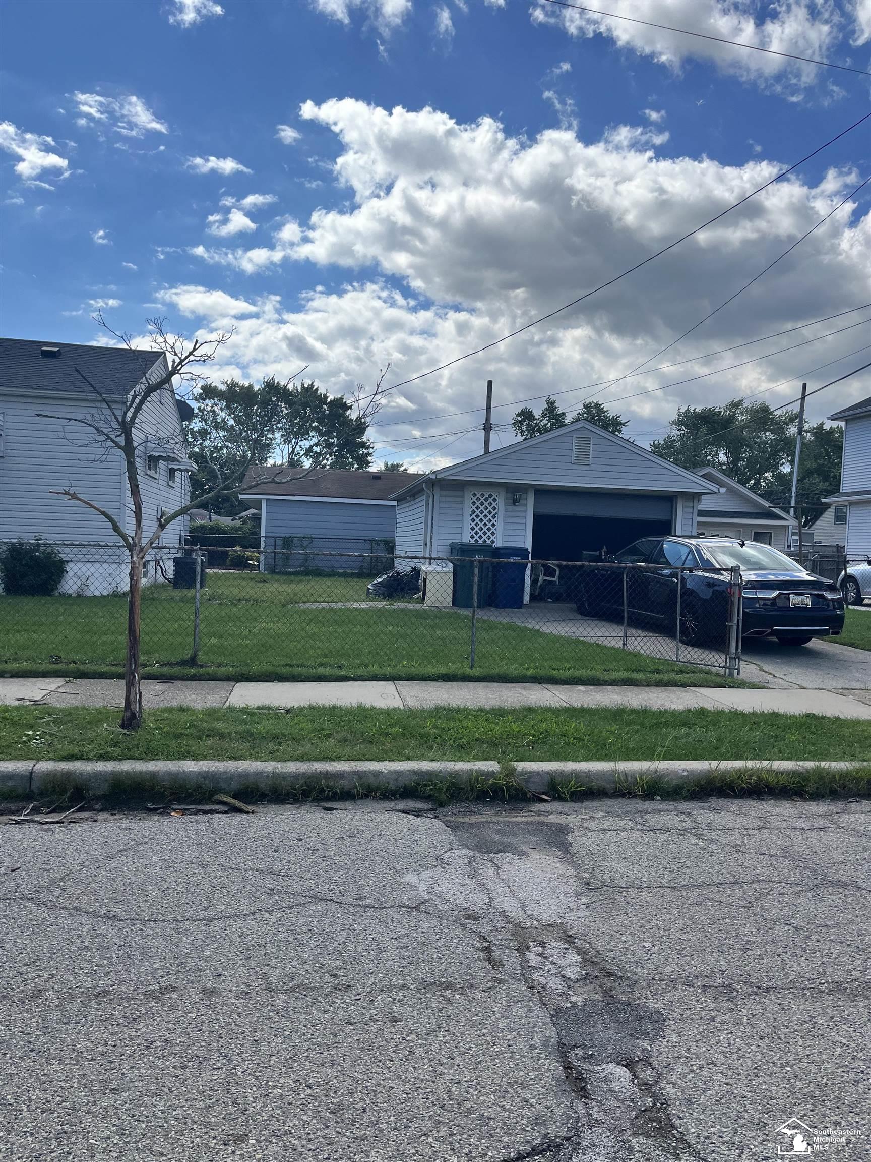 Photo 16 of Single family home for sale at 2358 River Dr, Lincoln Park, MI 48146 | MLS# 50221018 | Listing updated on 2026-09-07