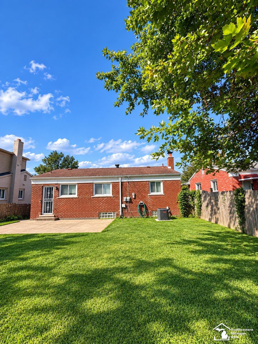 Photo 11 of Single family home for sale at 8521 Pardee St, Taylor, MI 48180 | MLS# 50221021 | Listing updated on 2026-09-07