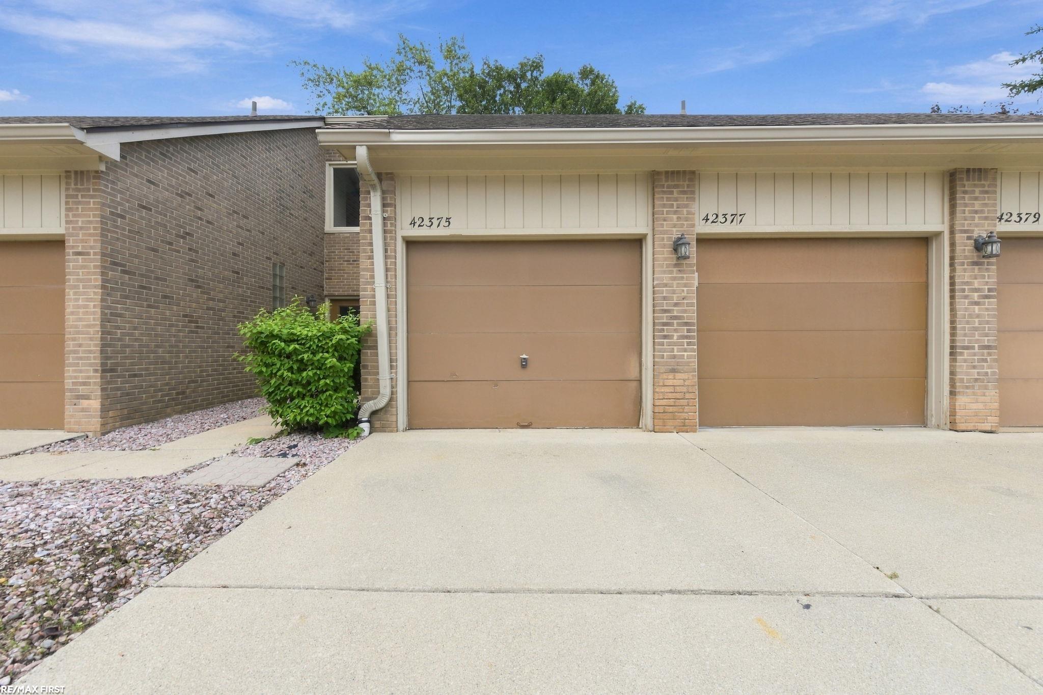 Photo 3 of Condo for sale at 42375 Lochmoor Ave, Clinton Township, MI 48038 | MLS# 58050221073 | Listing updated on 2026-09-14