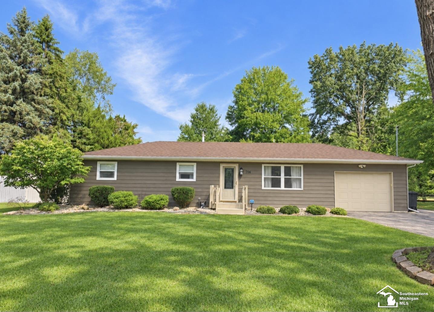 Photo 1 of Sale Pending at 796 Dempster St, Temperance, MI 48182 | MLS# 57050221114 | Listing updated on 2026-09-14