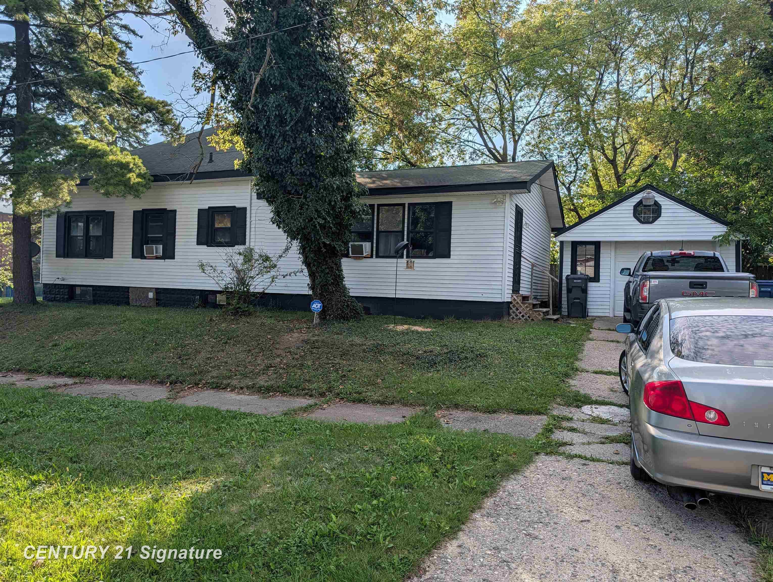 Photo 4 of Single family home for sale at 2300 Bagley St, Flint, MI 48504 | MLS# 5050221135 | Listing updated on 2026-09-14