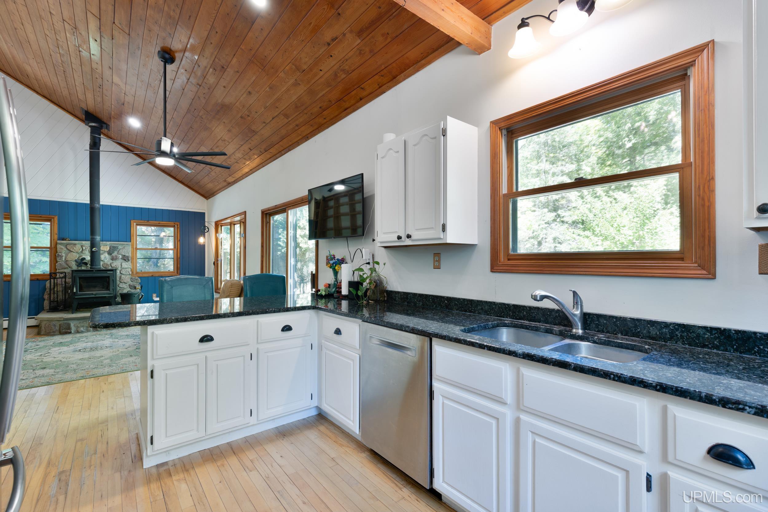 Photo 4 of Single family home for sale at 496 Co Rd 550, Marquette, MI 49855 | MLS# 50221139 | Listing updated on 2026-09-28