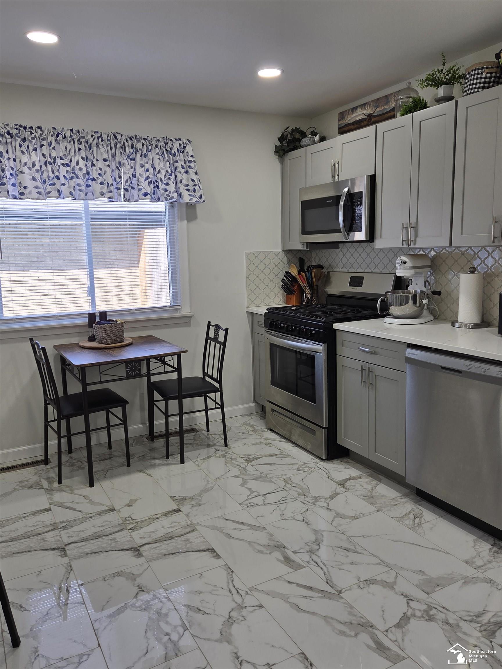 Photo 4 of Single family home for sale at 18701 Hamann St, Riverview, MI 48193 | MLS# 57050221201 | Listing updated on 2026-09-18