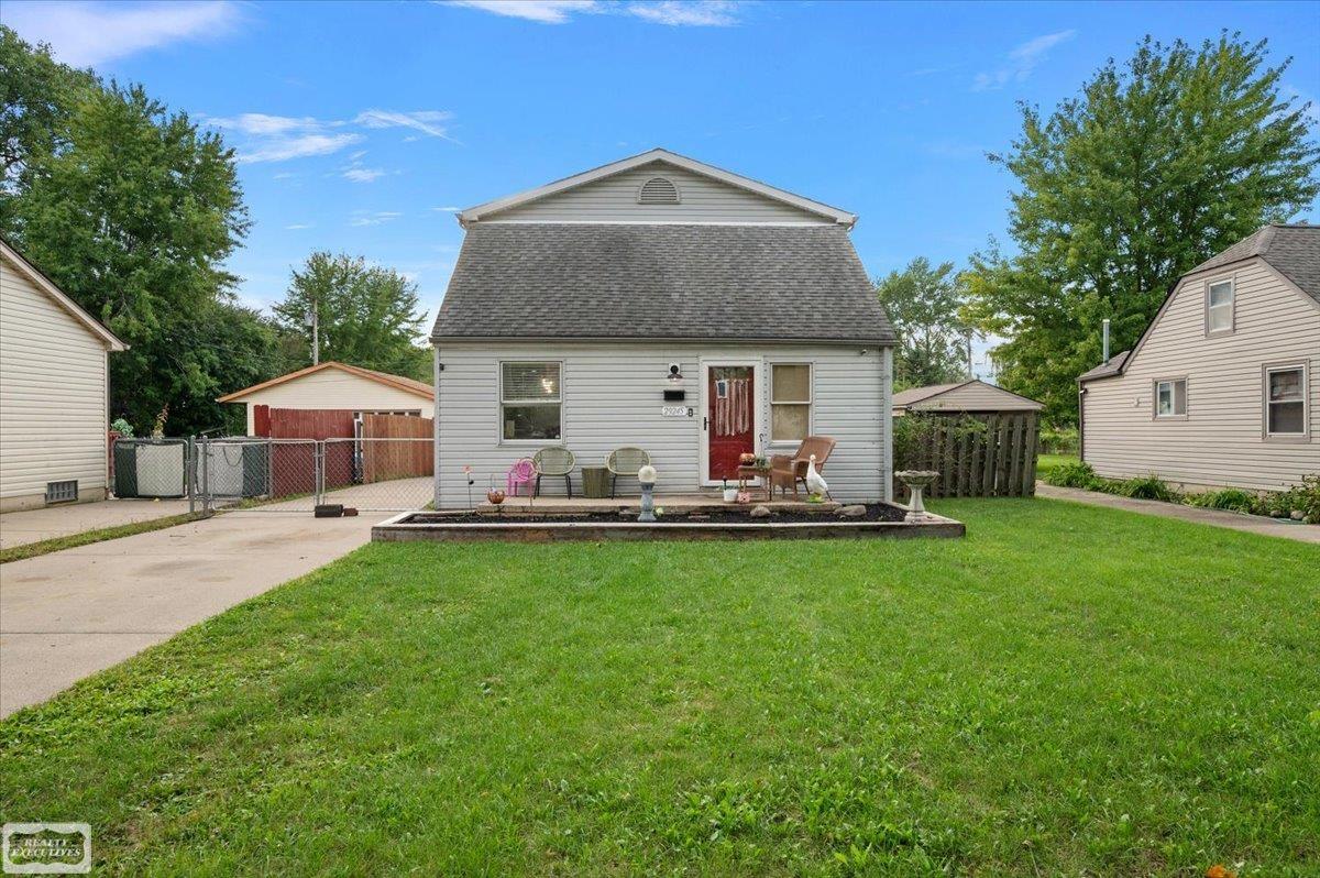 Photo 4 of Single family home for sale at 29245 Coolidge Dr, Roseville, MI 48066 | MLS# 58050221371 | Listing updated on 2026-09-17