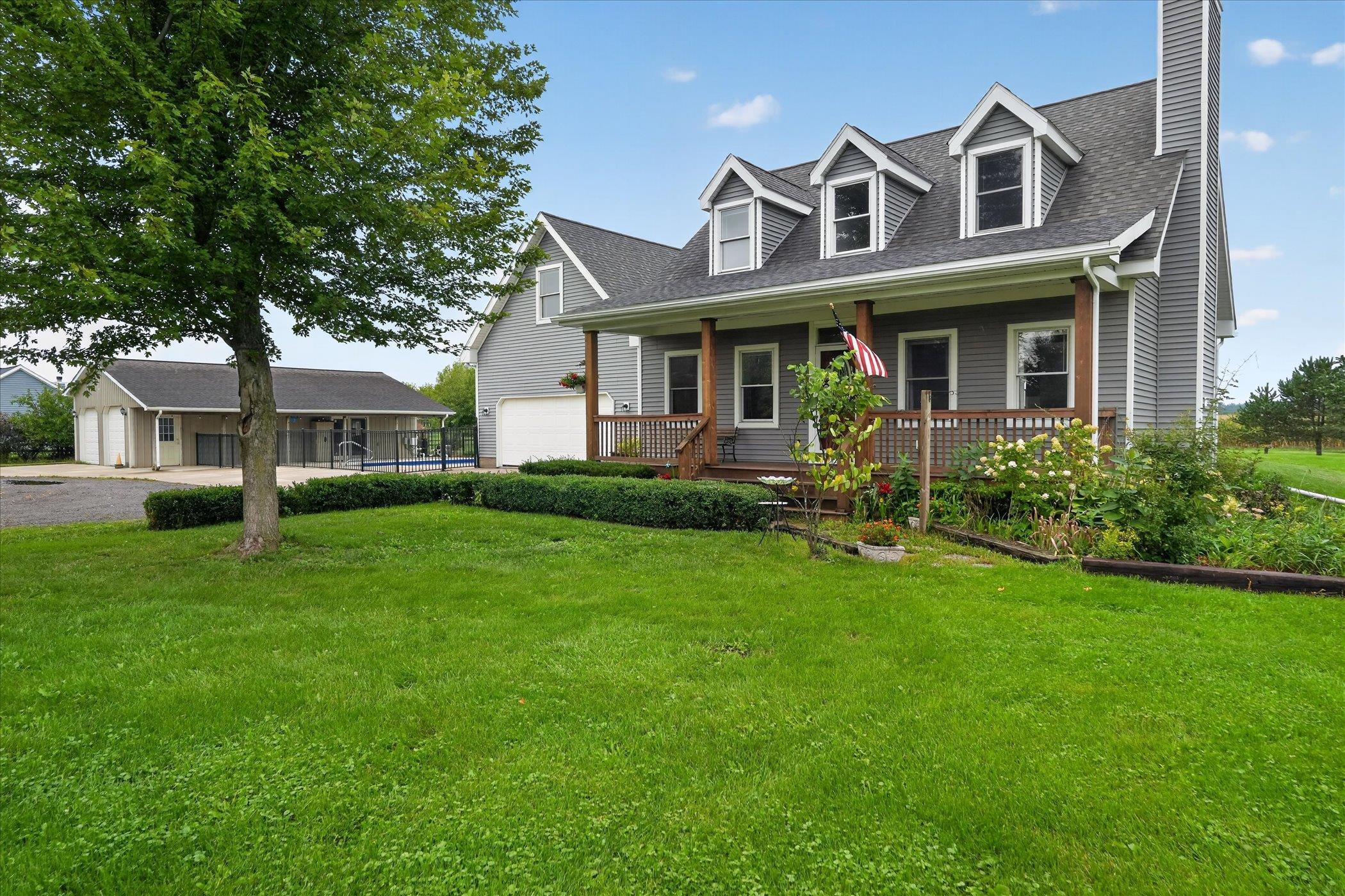 4910 Columbiaville Road photo 3