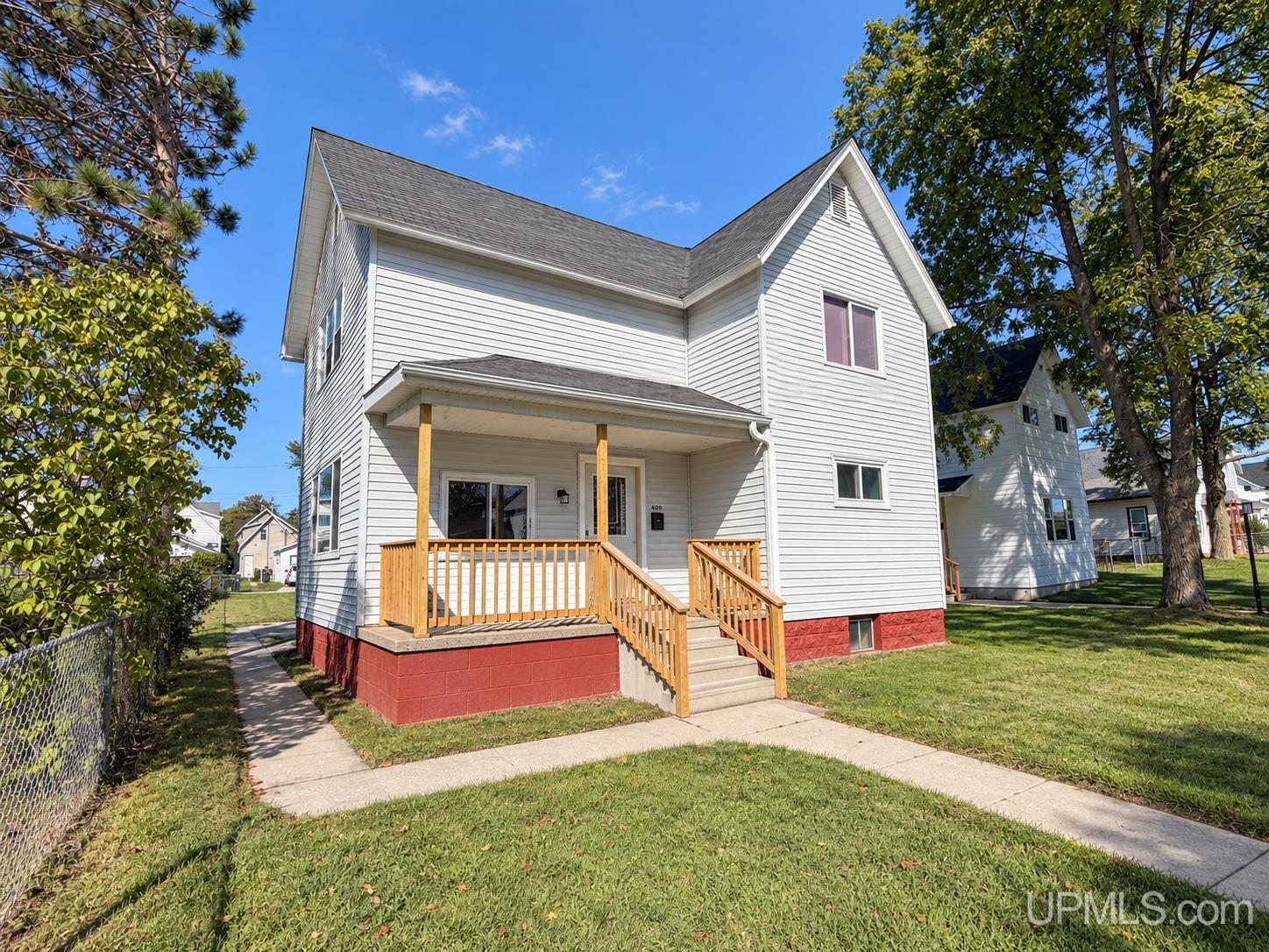 Single family home for sale at 609 N 18th Street, Escanaba, MI 49829 | MLS# 50221387