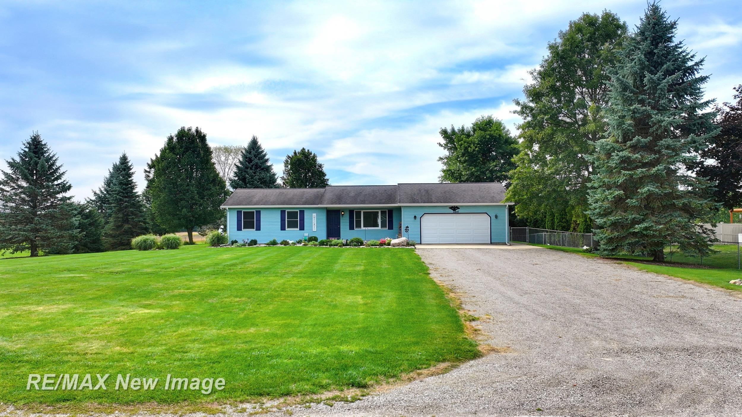 Photo 1 of Sale Pending at 11847 Dice Rd, Freeland, MI 48623 | MLS# 61050221443 | Listing updated on 2026-09-15