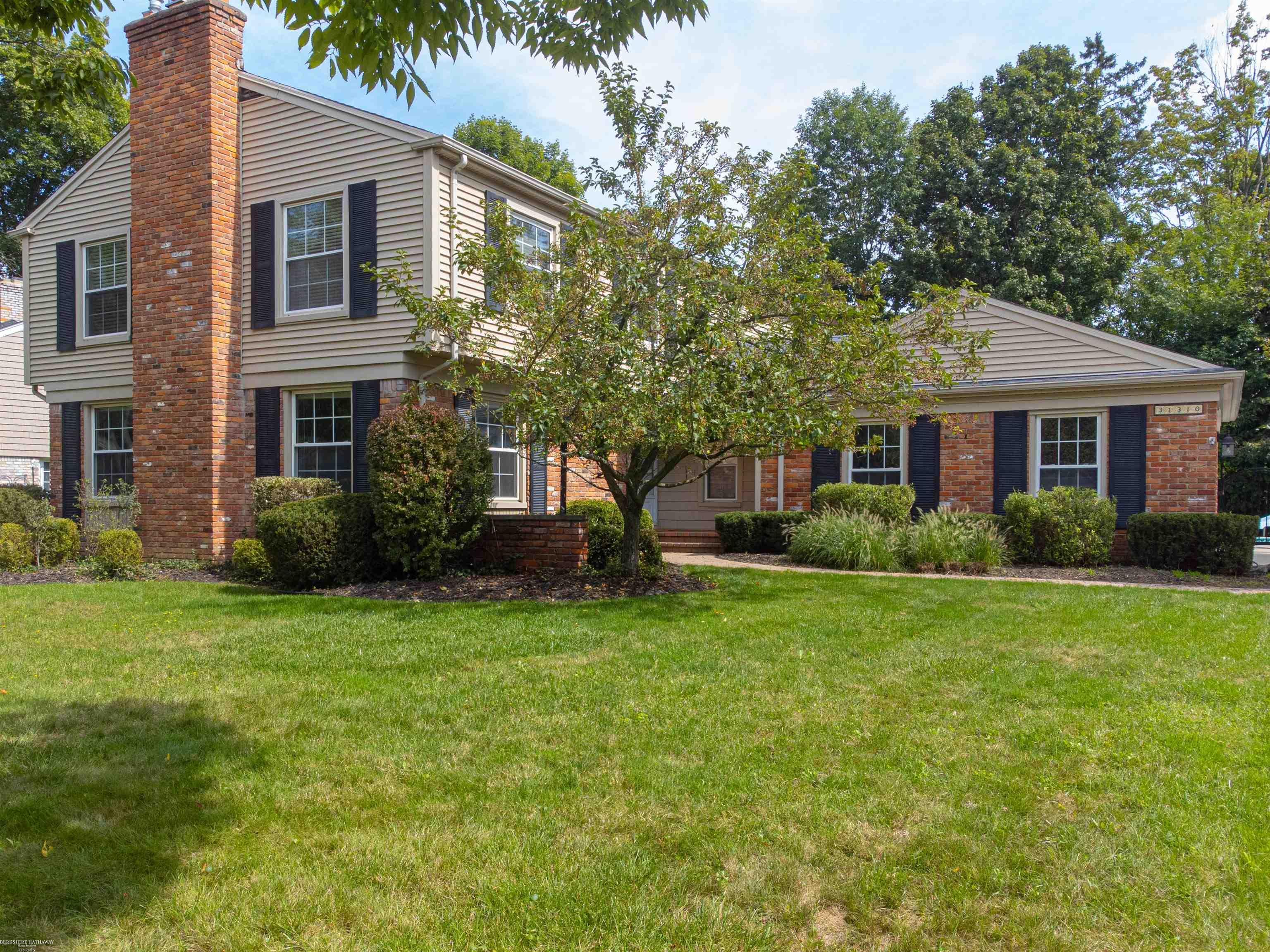 Photo 3 of Single family home for sale at 31310 Foxboro Way, Beverly Hills, MI 48025 | MLS# 58050221454 | Listing updated on 2026-09-17