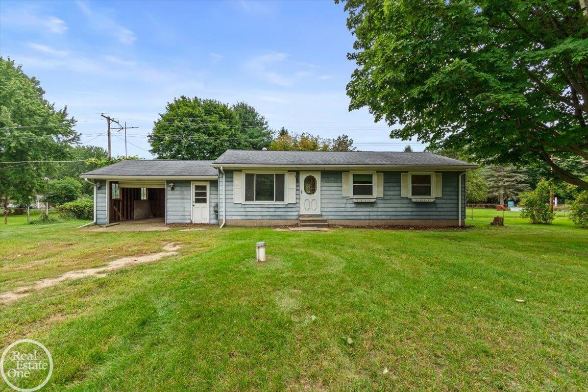 2671 Fish Lake Road, Lapeer, MI