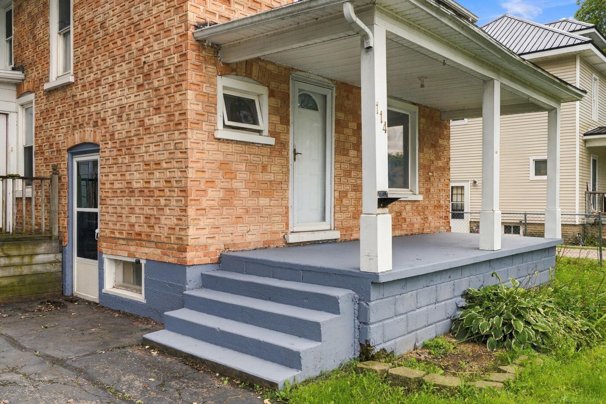 Photo 3 of Single family home for sale at 114 Ward St, Croswell, MI 48422 | MLS# 58050221489 | Listing updated on 2026-09-30