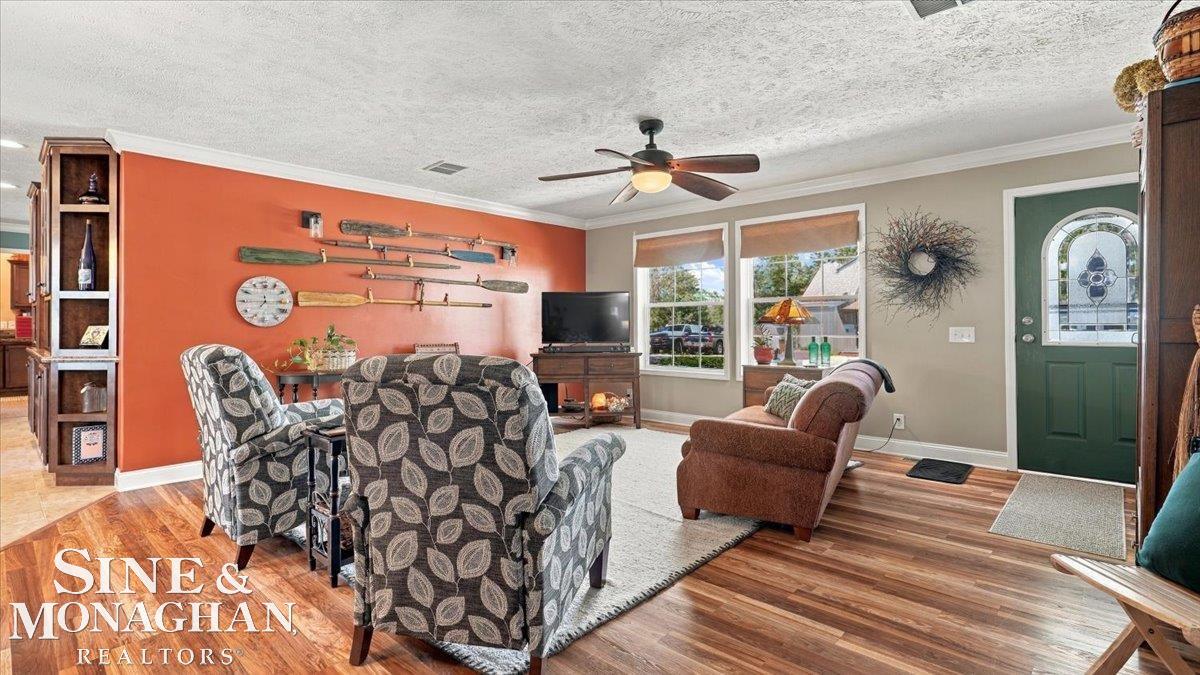 Photo 4 of Single family home for sale at 569 S Elizabeth St, Marine City, MI 48039 | MLS# 58050221538 | Listing updated on 2026-09-16